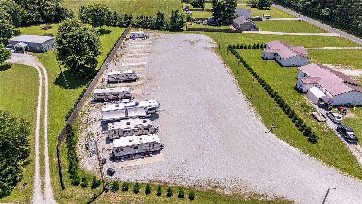 58 Lambs Ferry Rd, Leoma, TN 38468