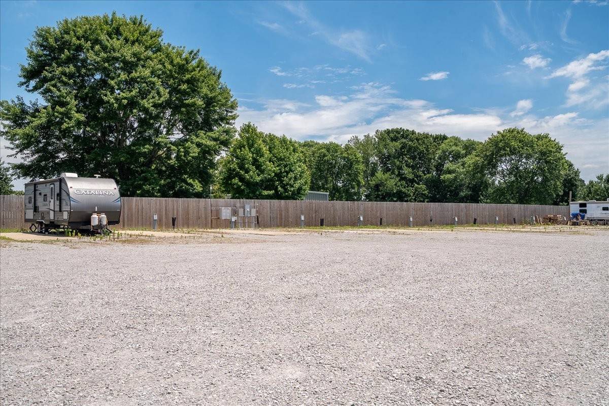 58 Lambs Ferry Rd, Leoma, TN 38468