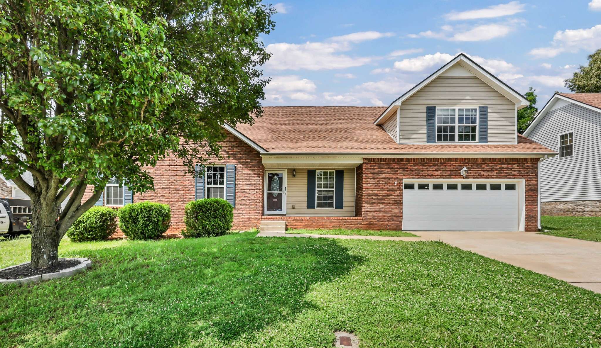 727 Ellie Nat Dr, Clarksville, TN 37040