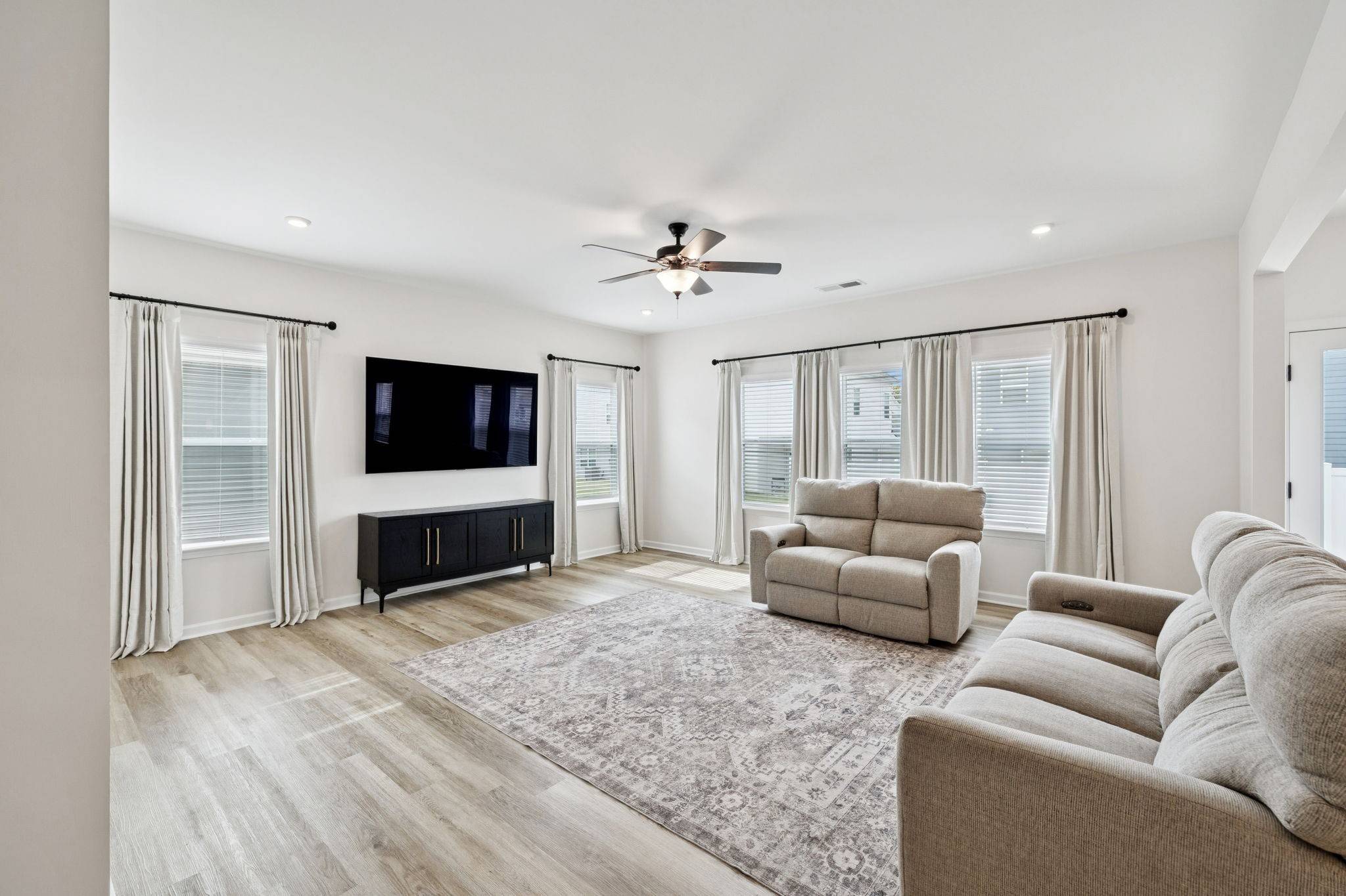 513 Morgan Meadows Way, Columbia, TN 38401