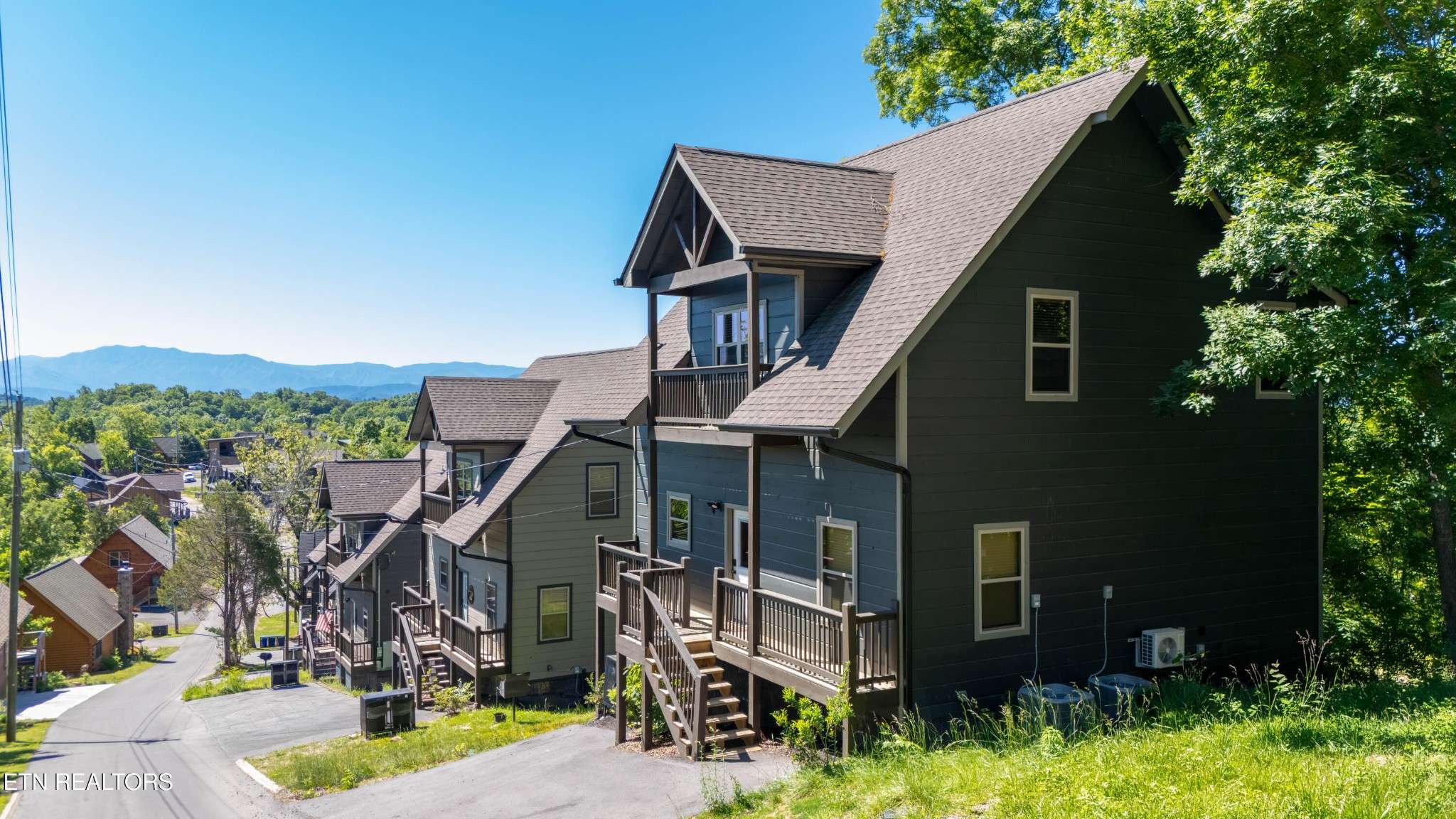 2127 Eagle Feather Drive, Sevierville, TN 37876