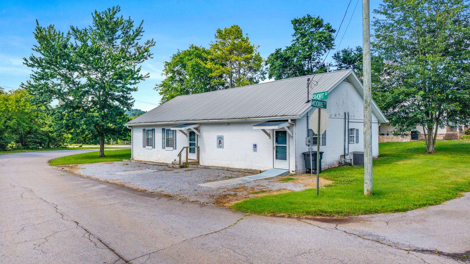 1027 Moore Street, Athens, TN 37303