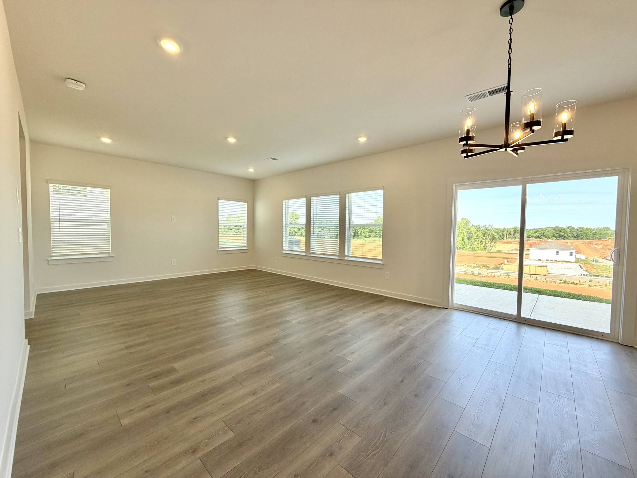 2372 Woodmeadow Dr, Clarksville, TN 37043