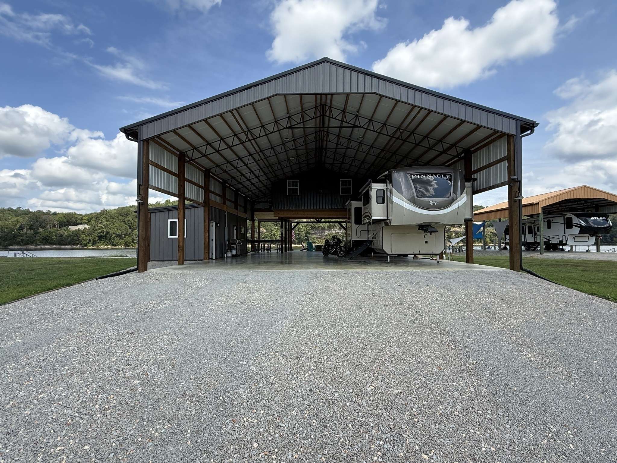 188 S River Front Dr, Clifton, TN 38425