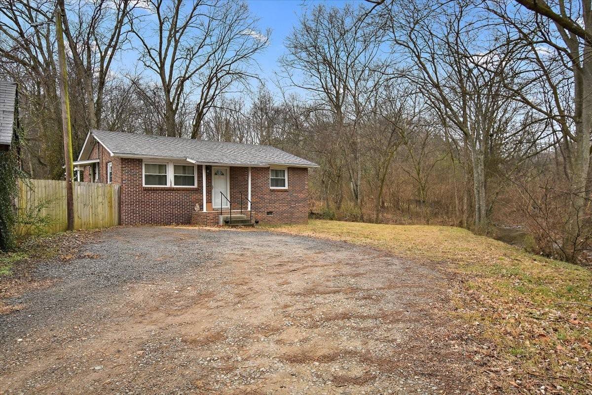 1081 Slaters Creek Rd, Goodlettsville, TN 37072