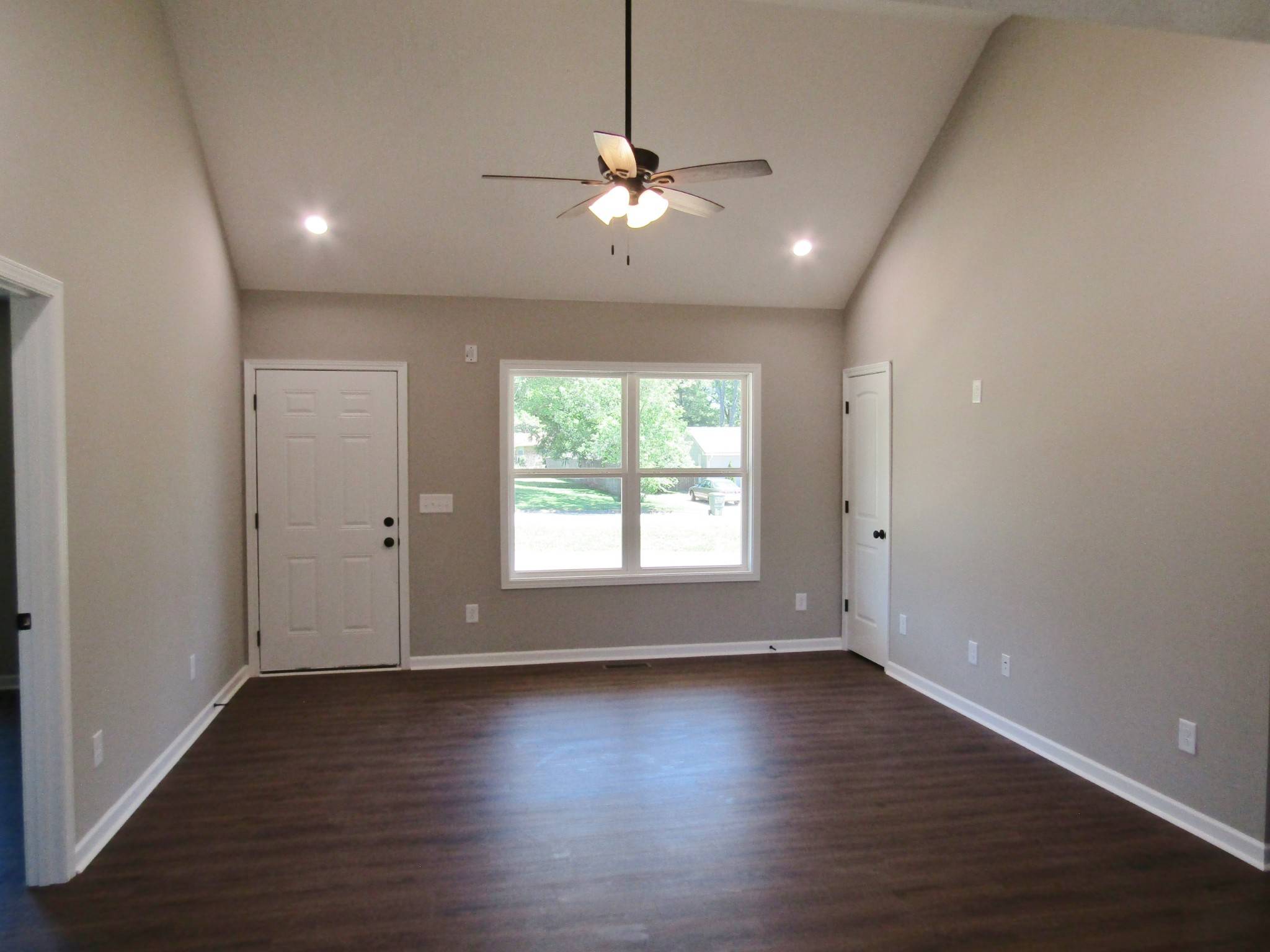480 Crescent Factory Rd, Lawrenceburg, TN 38464