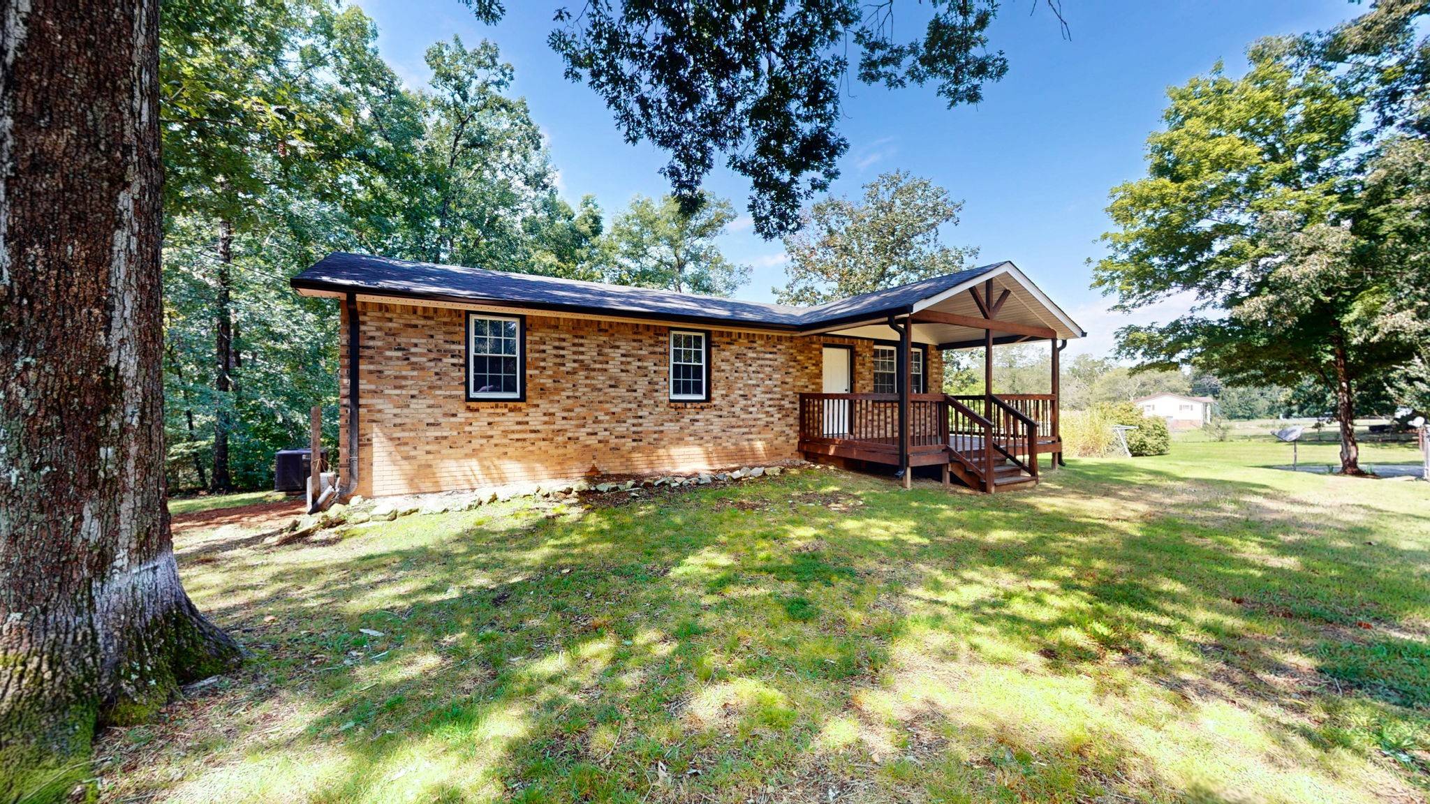 9092 E 40 Rd, Bon Aqua, TN 37025