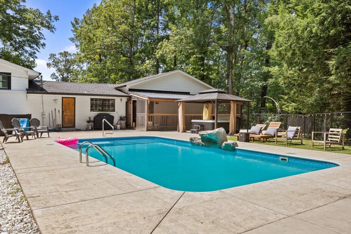 1975 Kelly Rd, Holladay, TN 38341