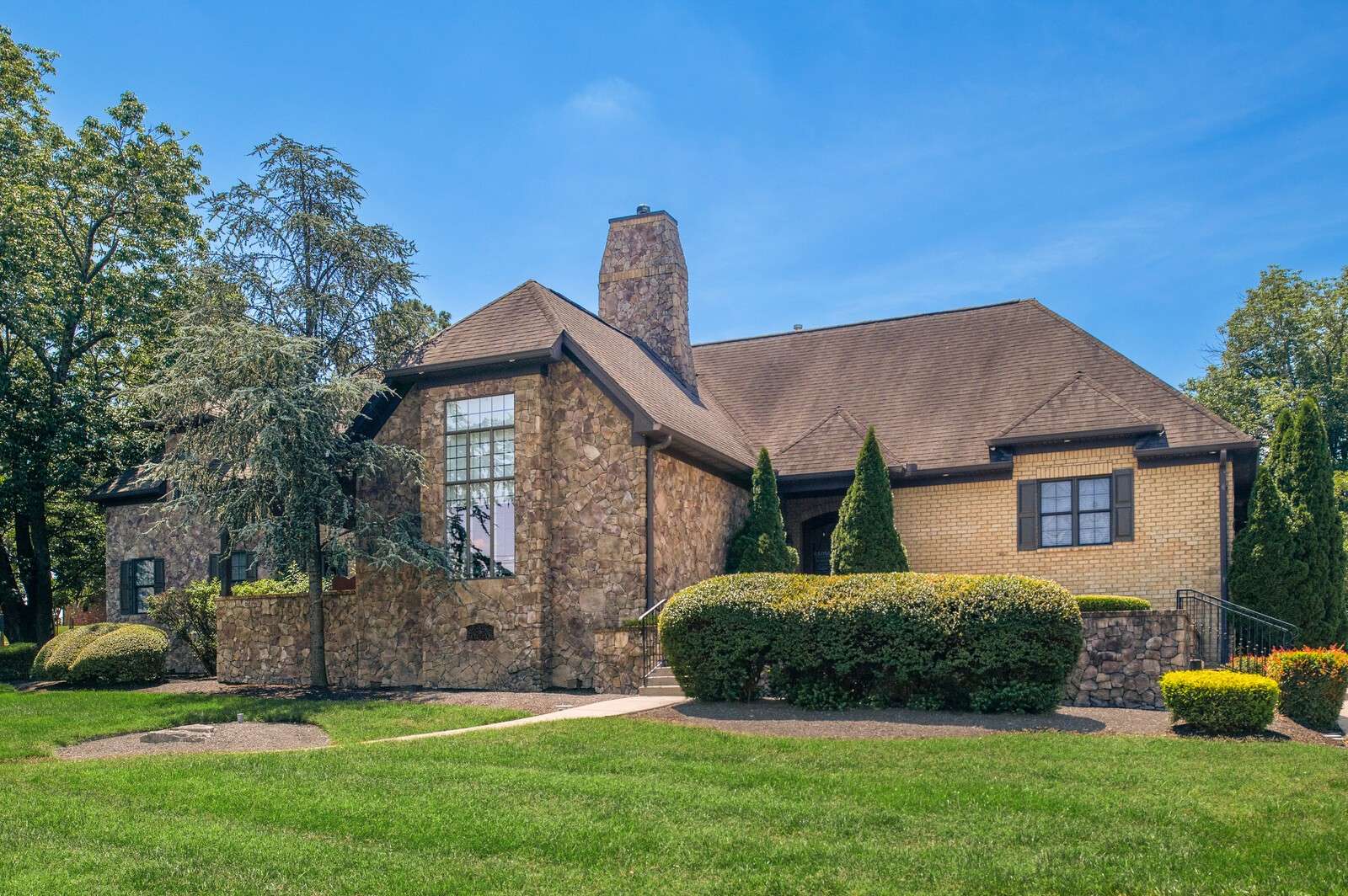 2070B Lebanon Rd, Lebanon, TN 37087