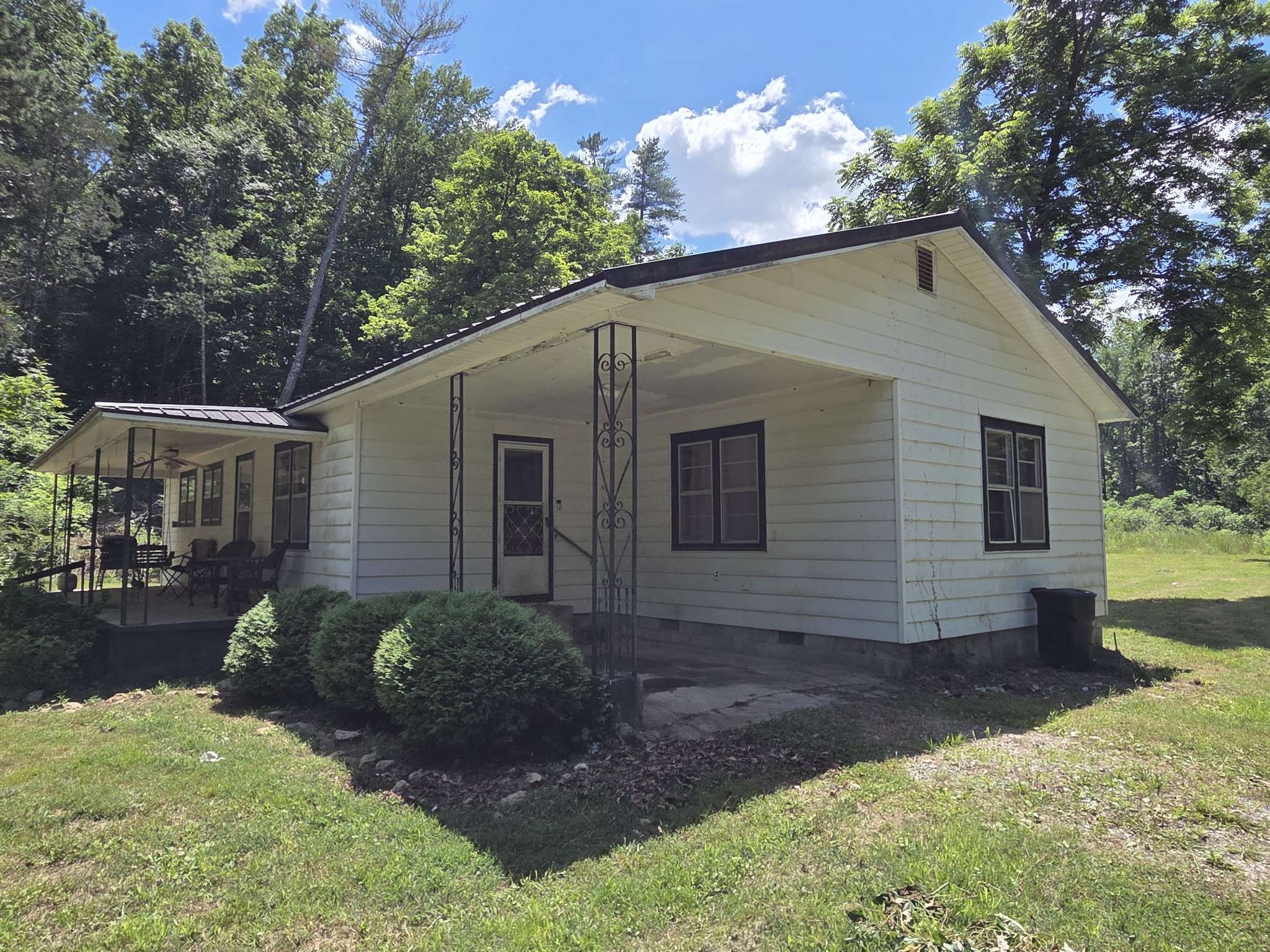 1316 Owl Hollow Rd, Linden, TN 37096
