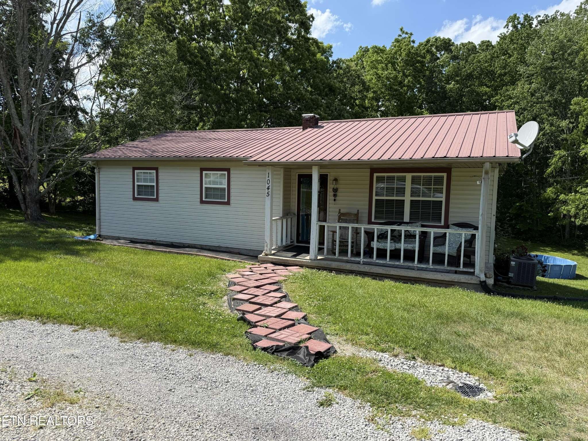 1045 Pearl Hinds Rd, Jamestown, TN 38556