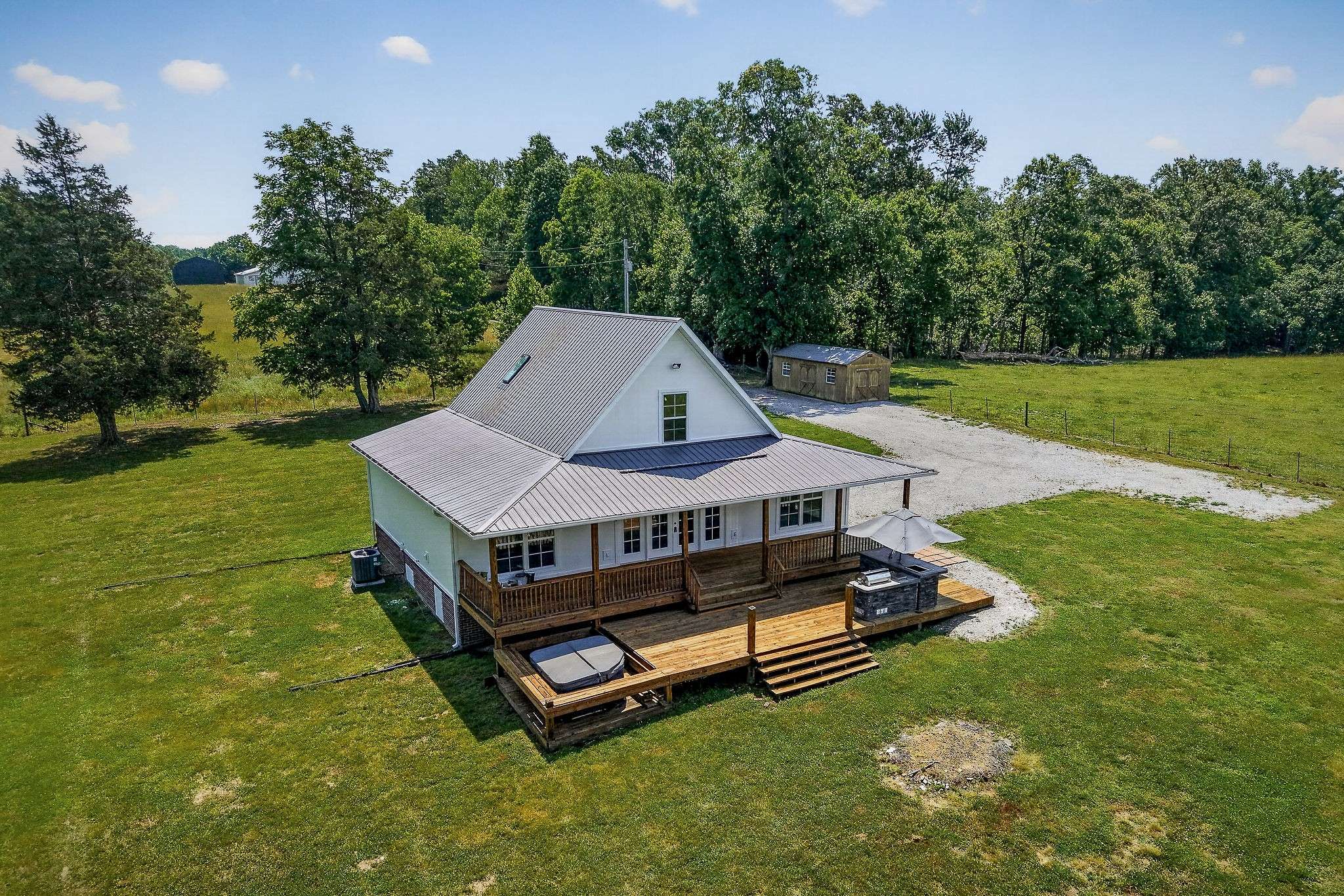 8495 Baxter Rd, Baxter, TN 38544