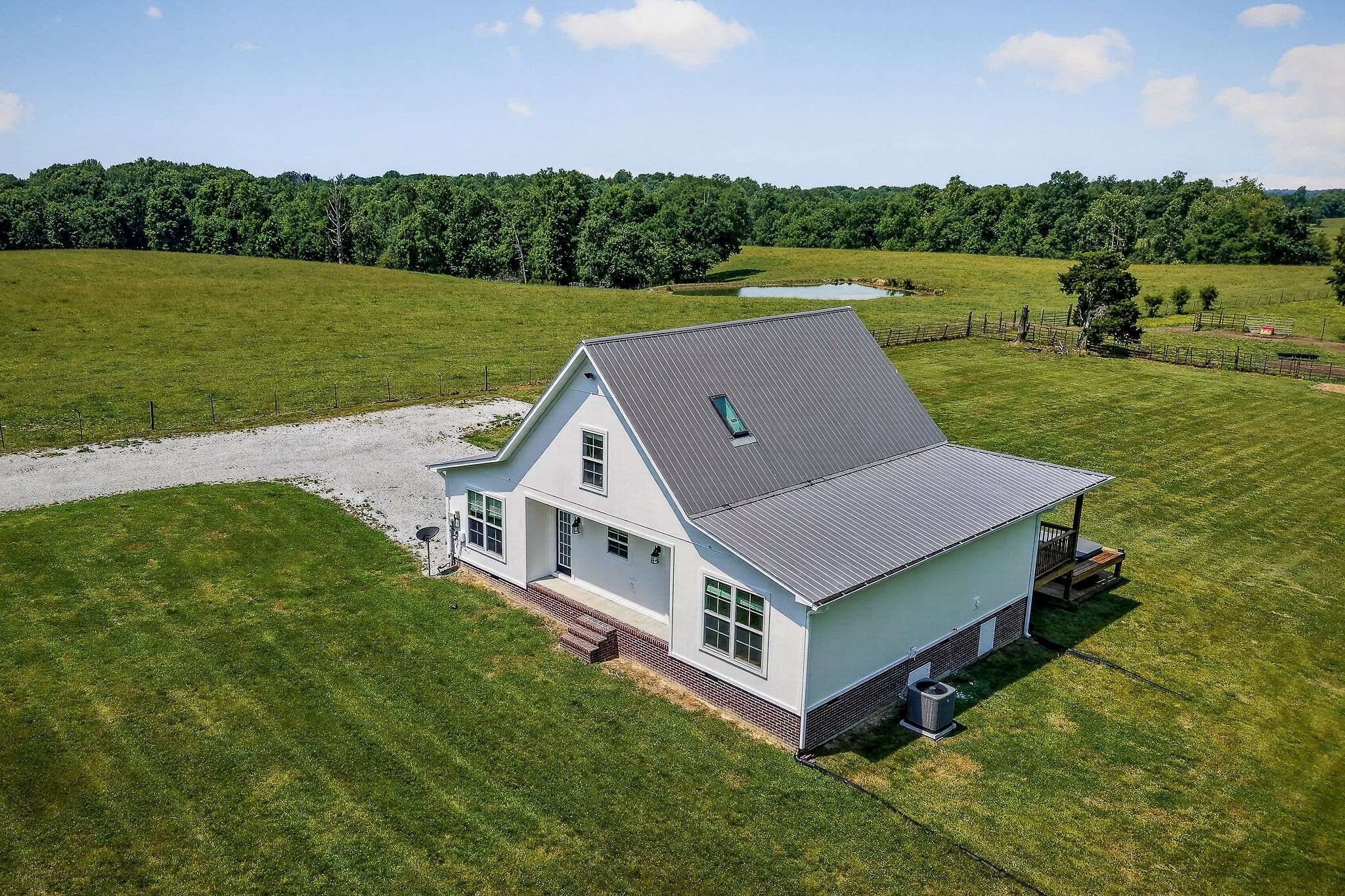8495 Baxter Rd, Baxter, TN 38544