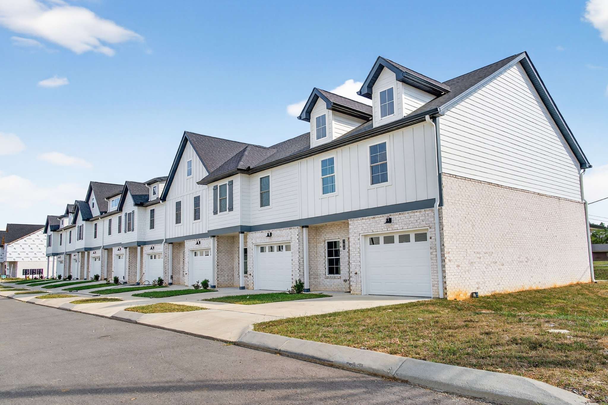 101 Maple View Dr, Lebanon, TN 37090