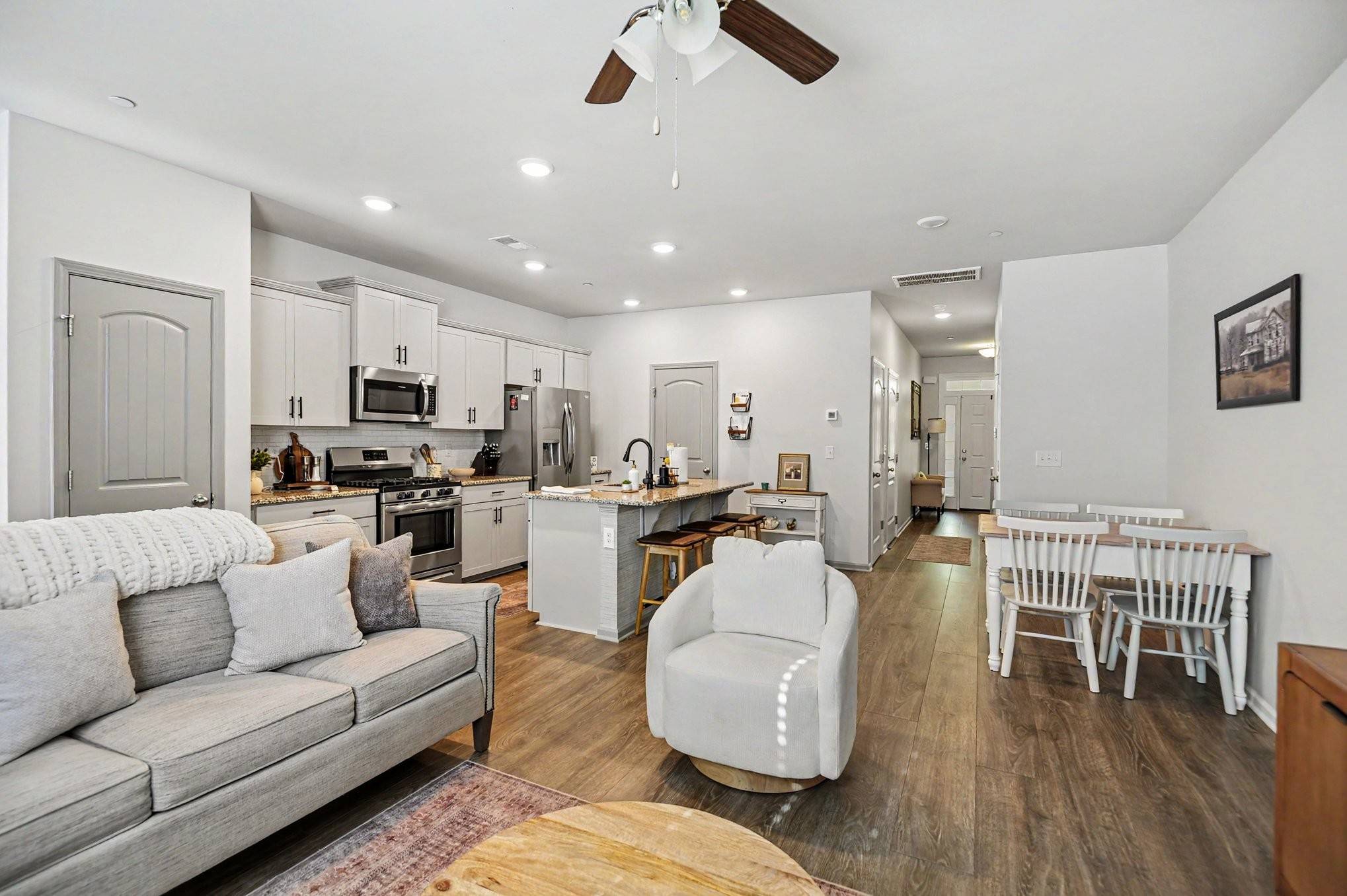 414 Manor Row, Pleasant View, TN 37146
