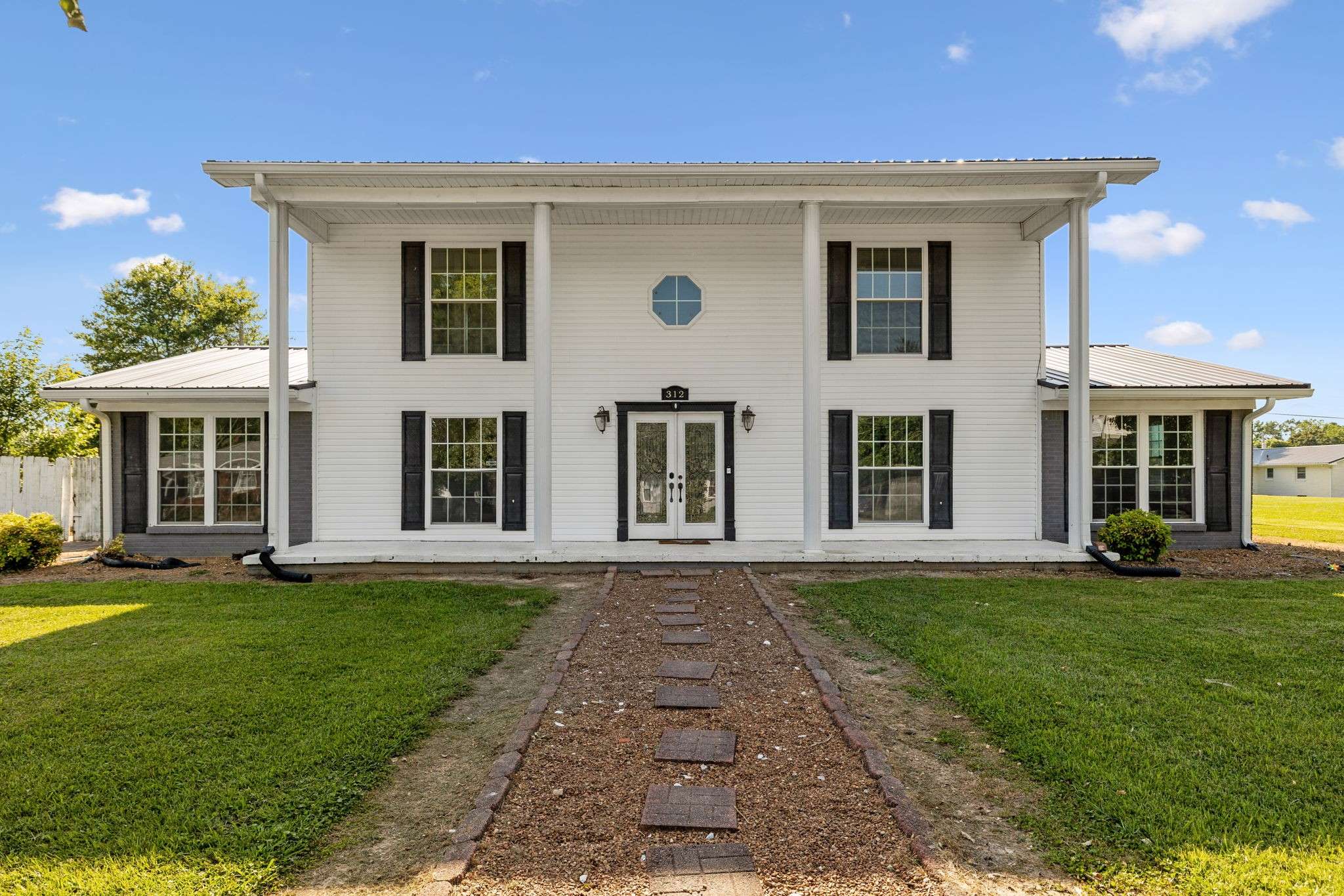 312 Hinson St, Hohenwald, TN 38462