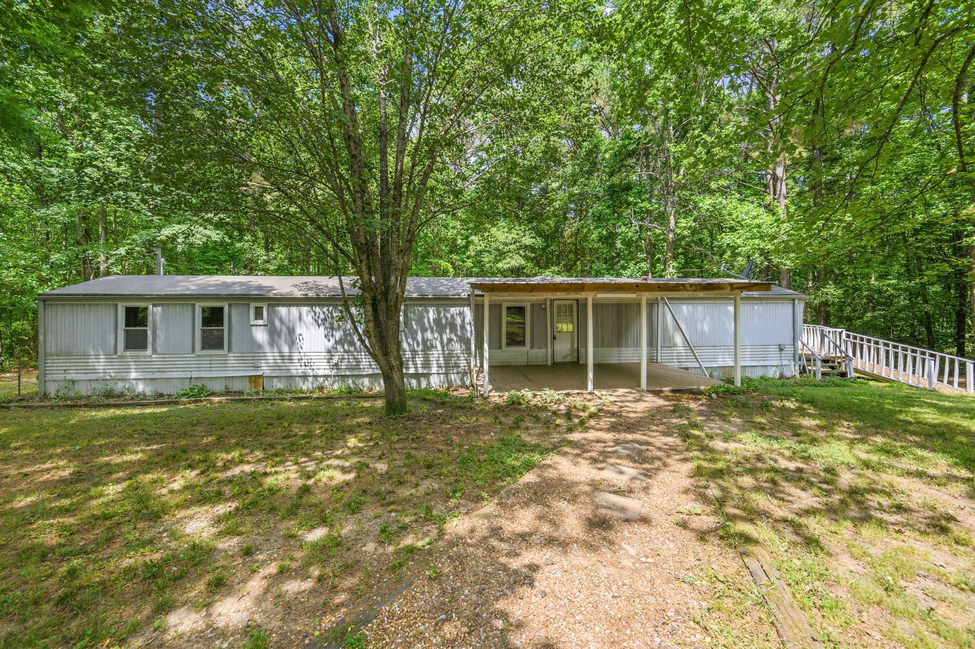 2417 Maytown Rd, Bruceton, TN 38317