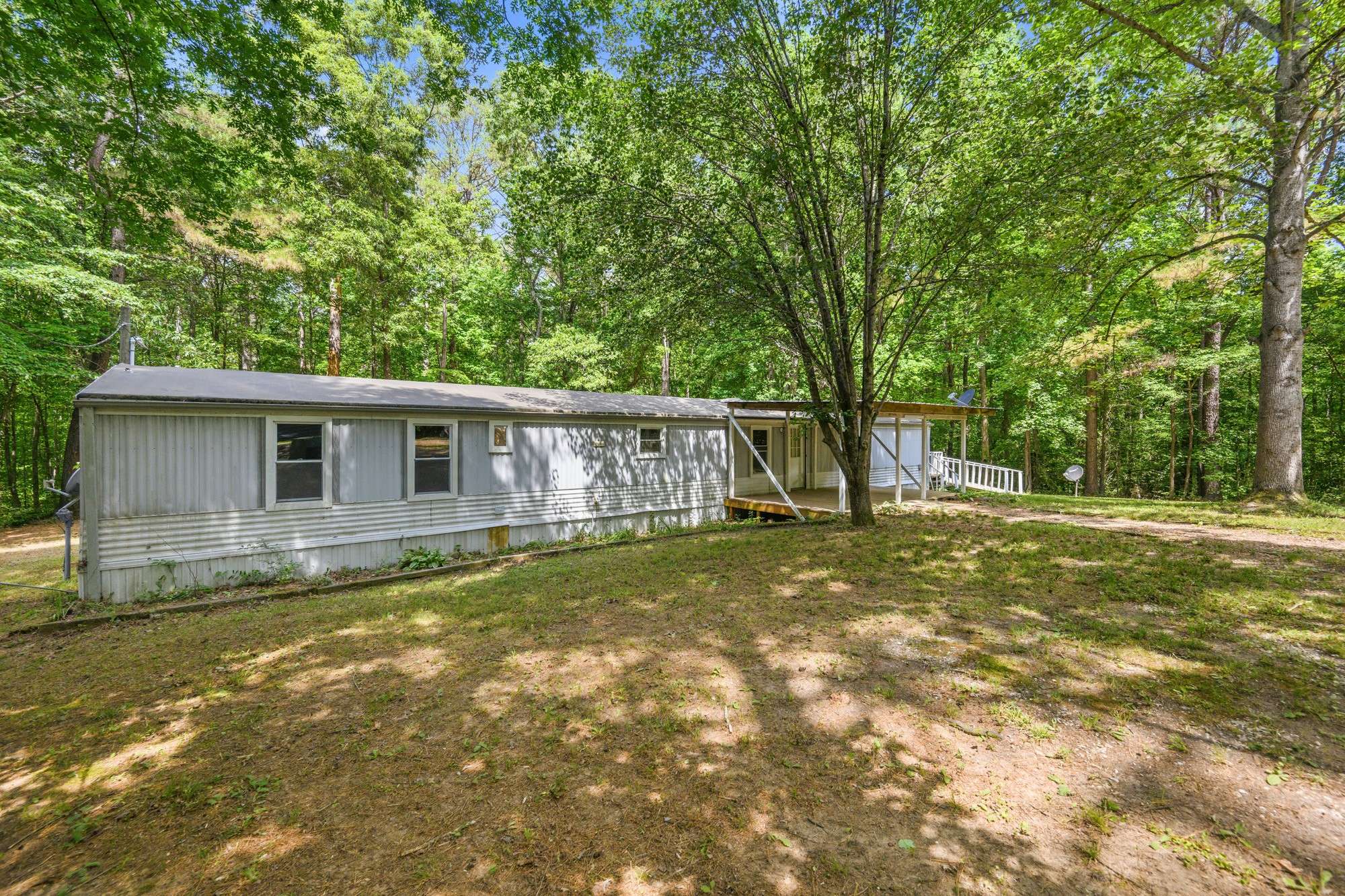 2417 Maytown Rd, Bruceton, TN 38317