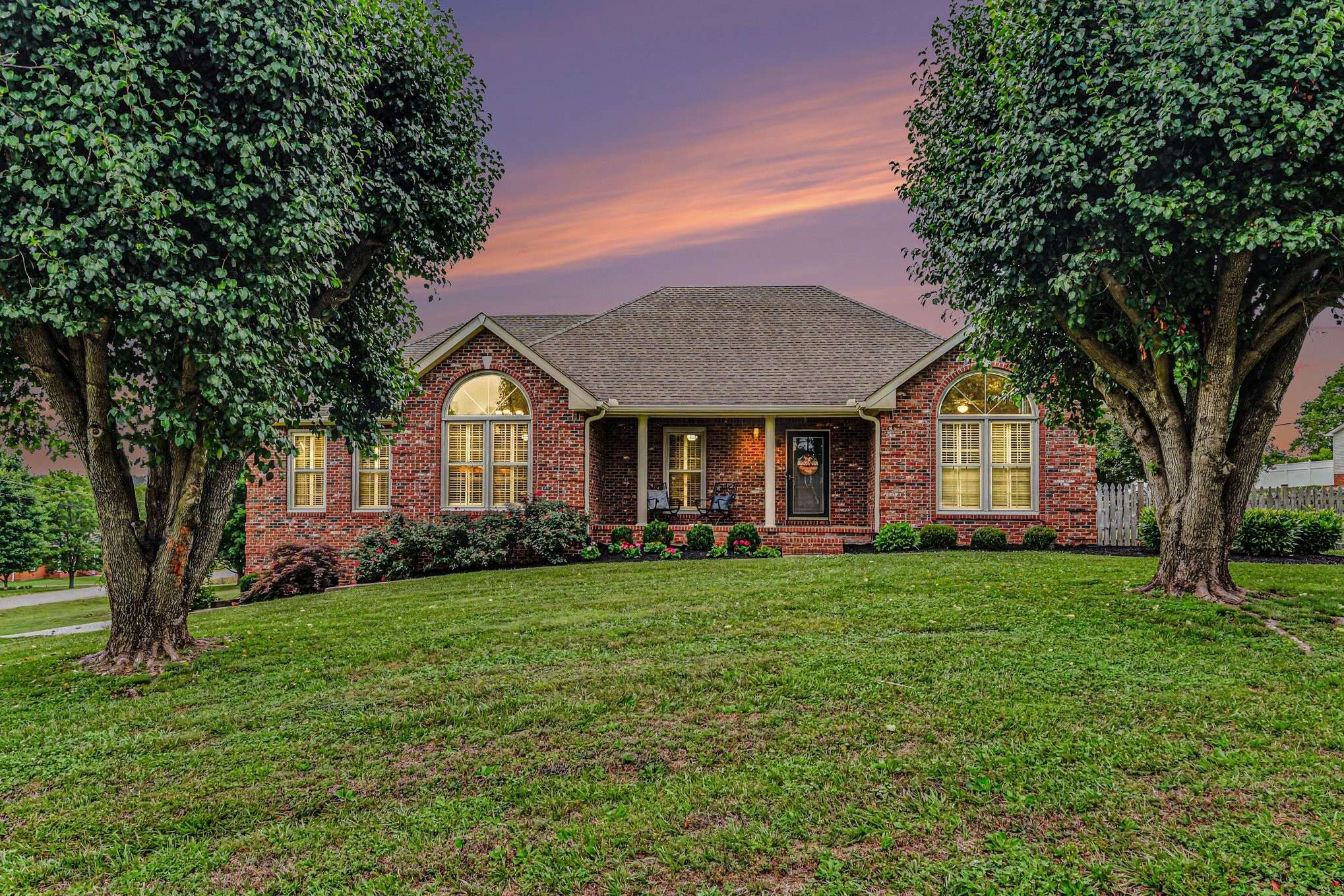 100 Macintosh Dr, Springfield, TN 37172
