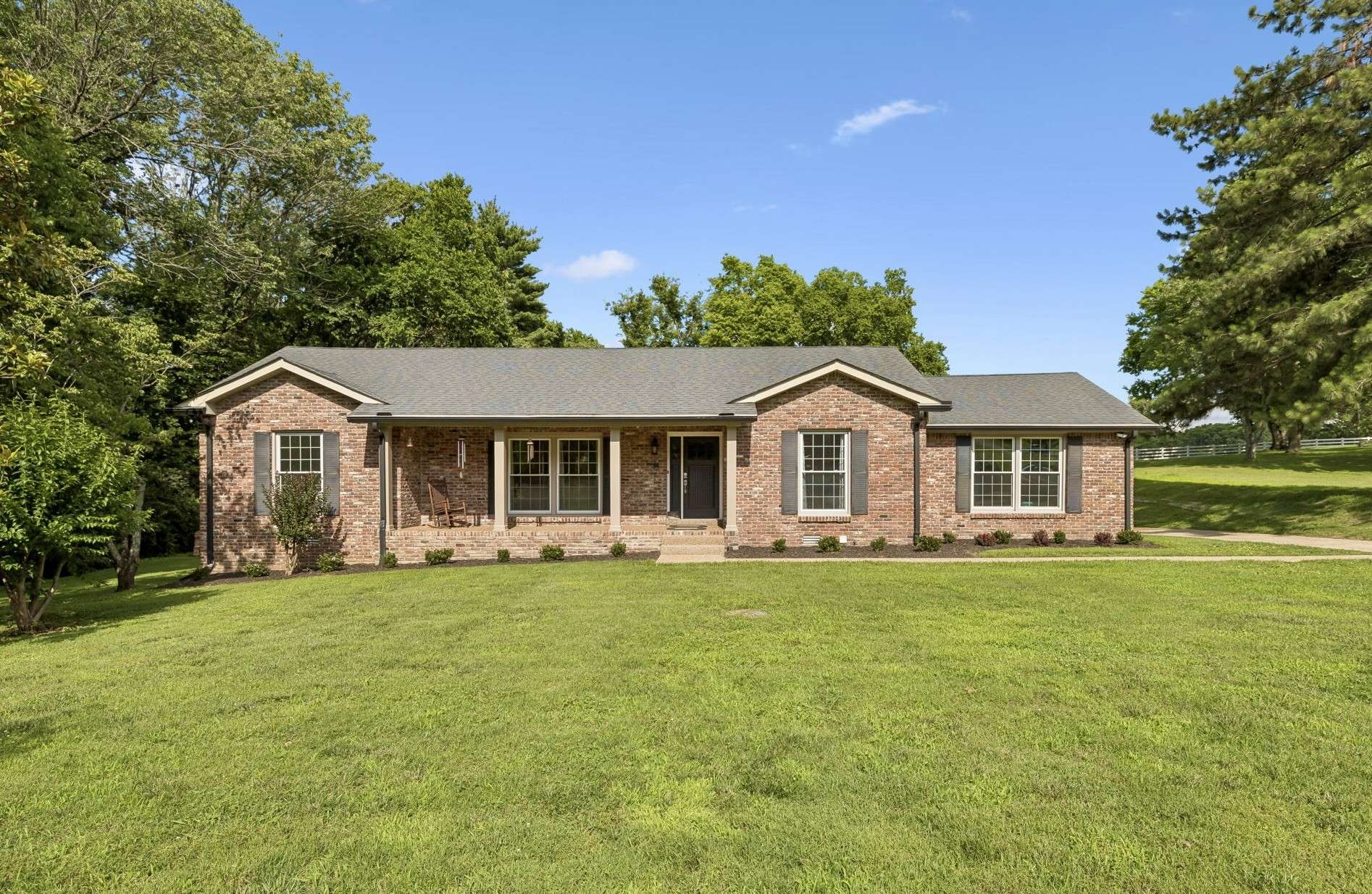 106 Azalea Ln, Franklin, TN 37064