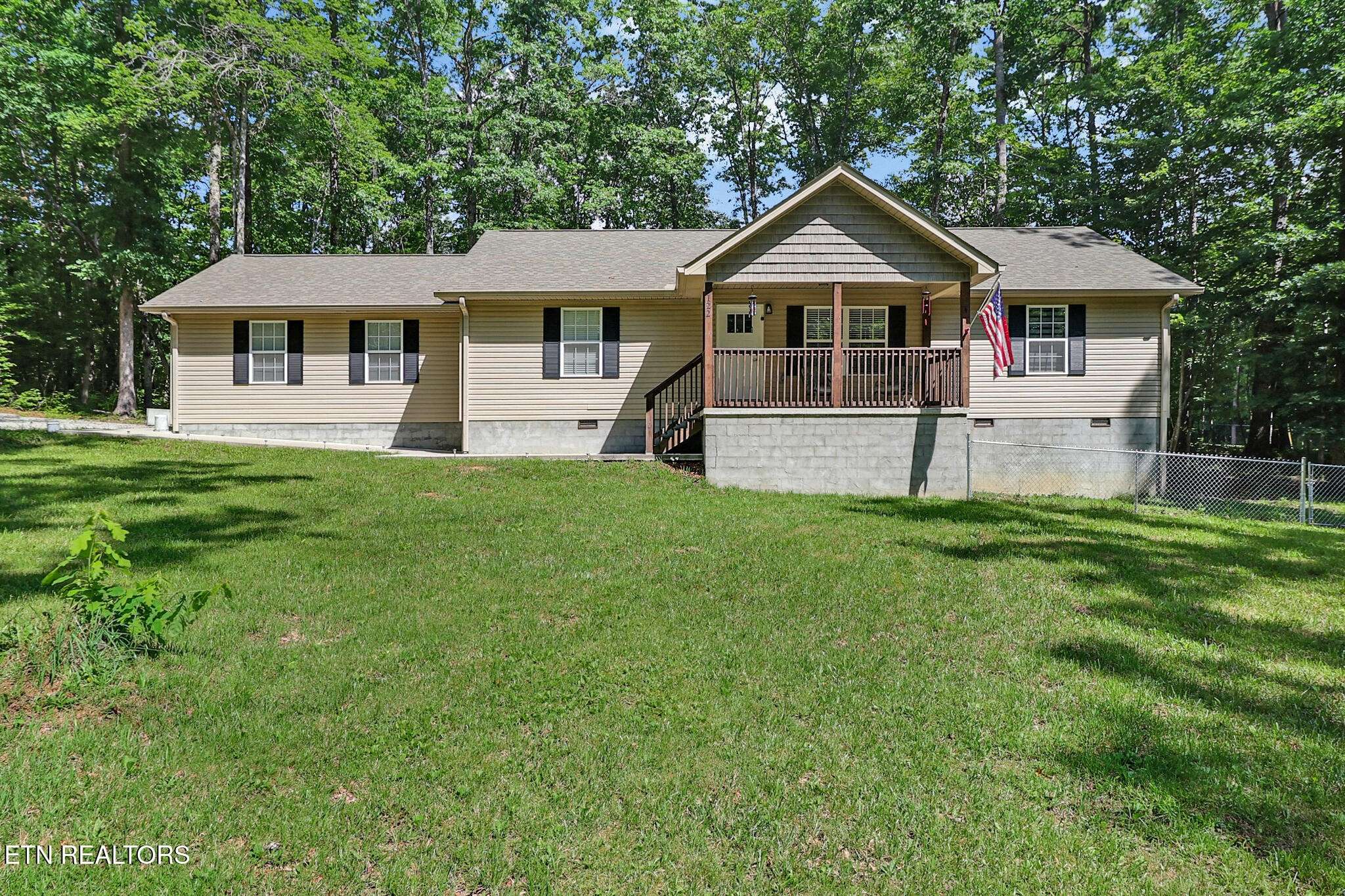 122 Jay Loop, Jamestown, TN 38556