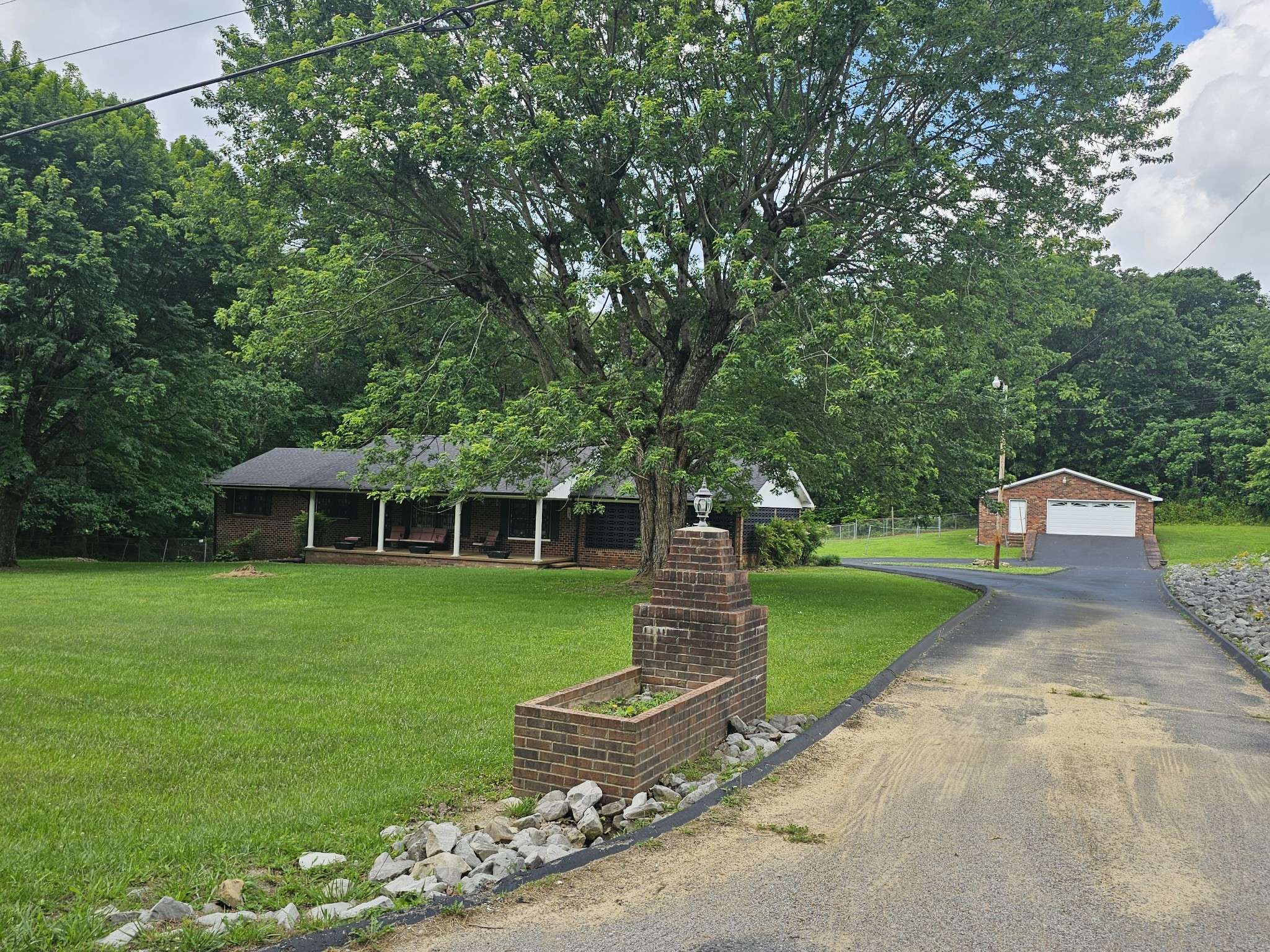 450 Main St, Palmer, TN 37365