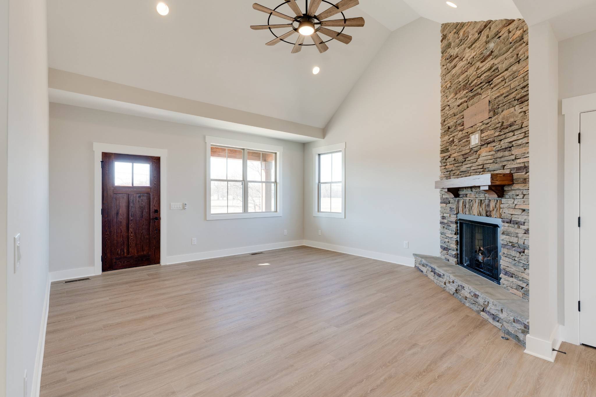 6841 Highway 41 #N, Cedar Hill, TN 37032