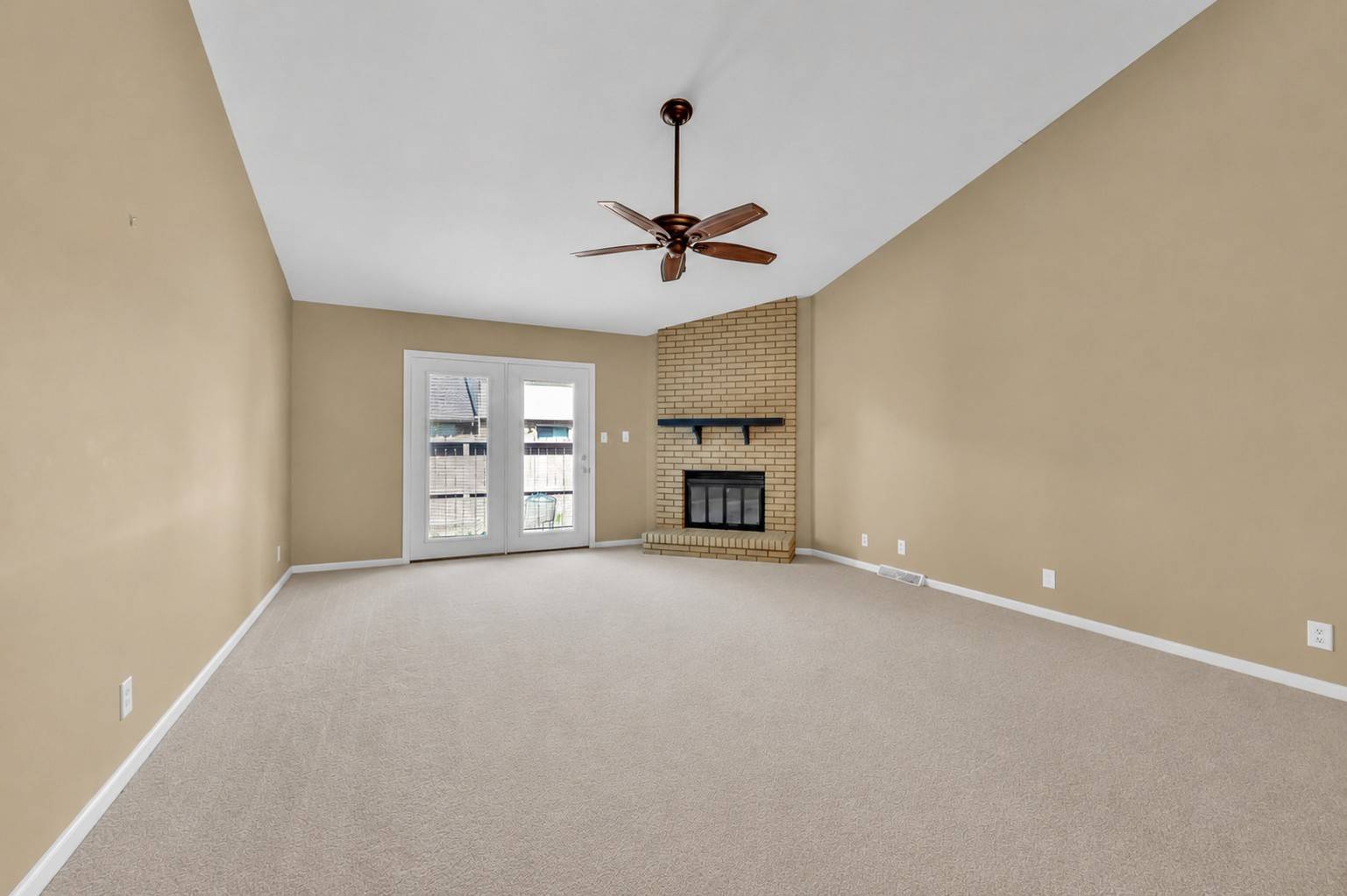318 Kingswood Ct, Clarksville, TN 37043