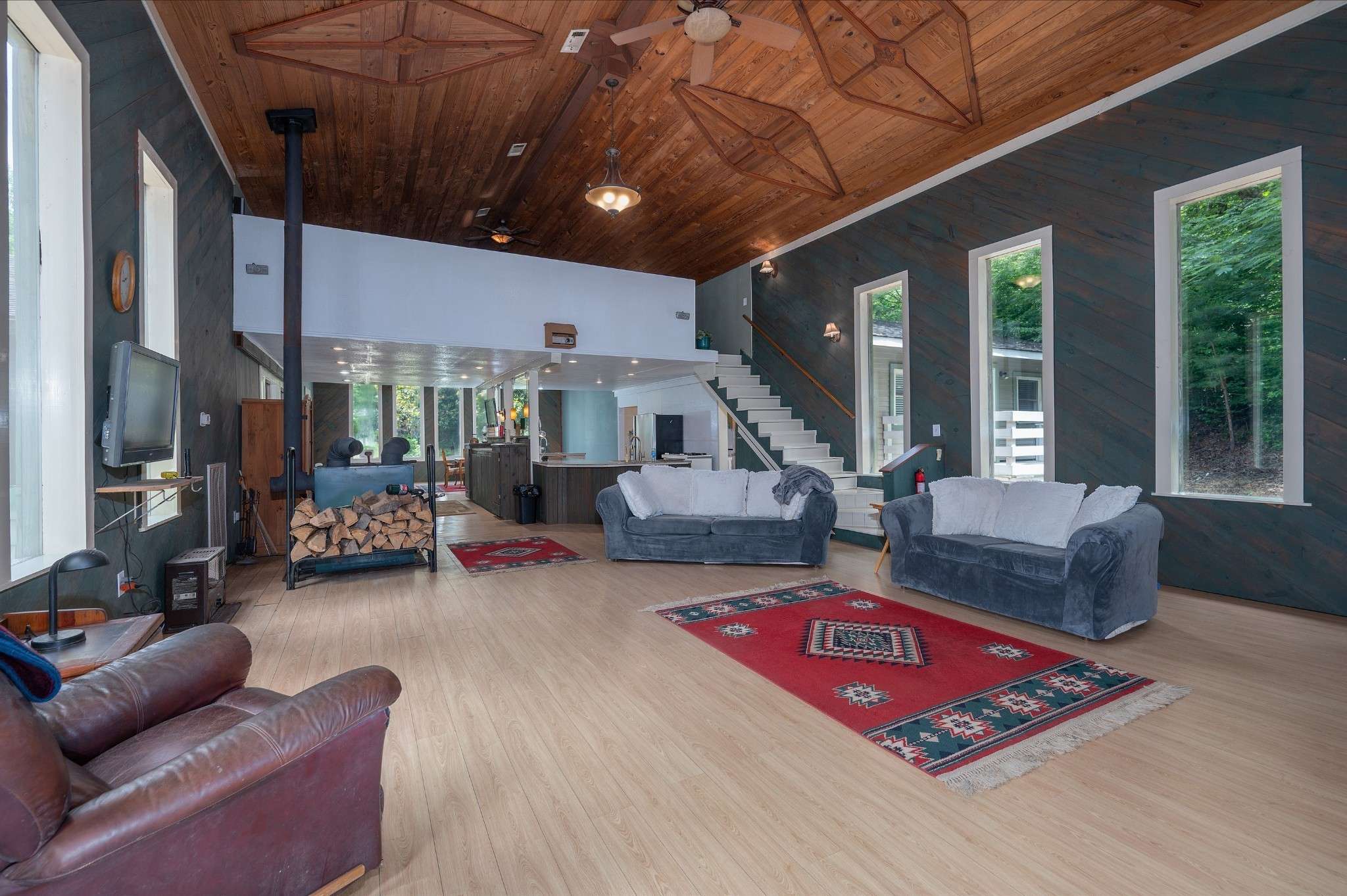 1791 Deer Creek Rd, Linden, TN 37096