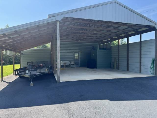 479 Horseshoe Bend Rd, Linden, TN 37096