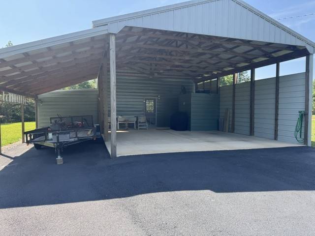 479 Horseshoe Bend Rd, Linden, TN 37096