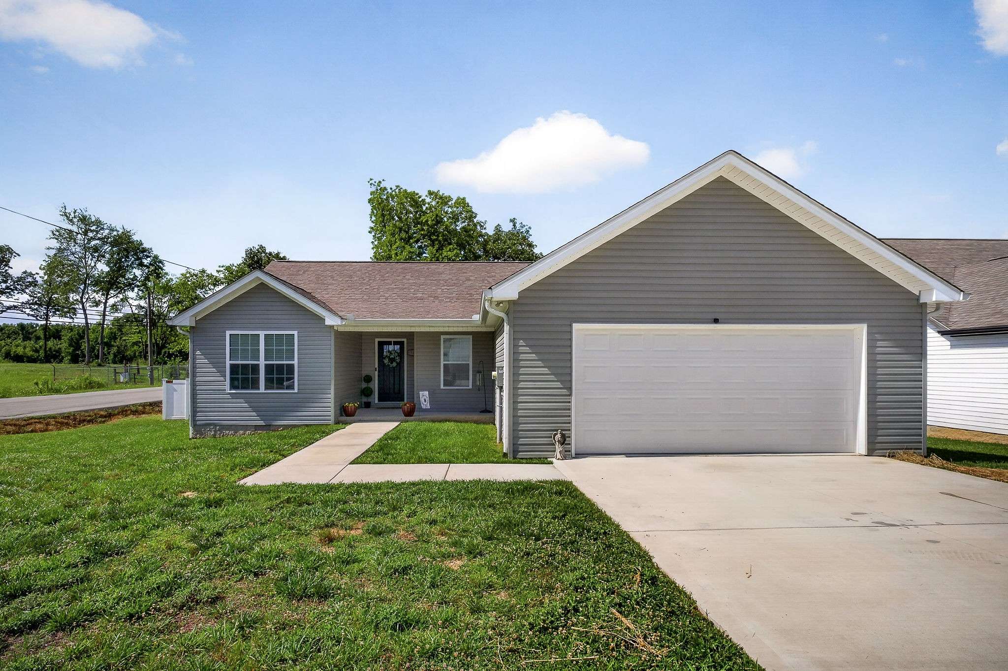 100 Reece Rd, Baxter, TN 38544