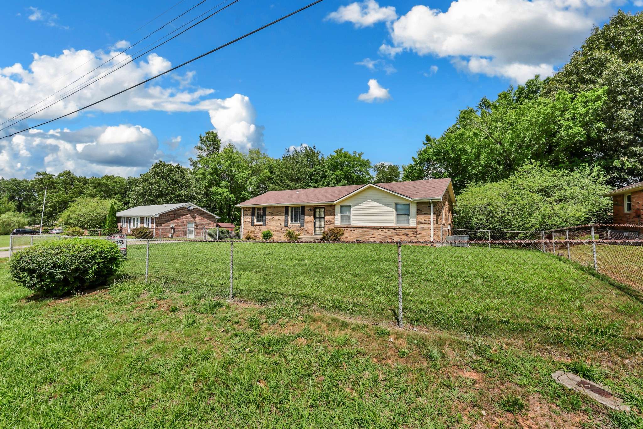 2706 Dove Ct, Clarksville, TN 37040