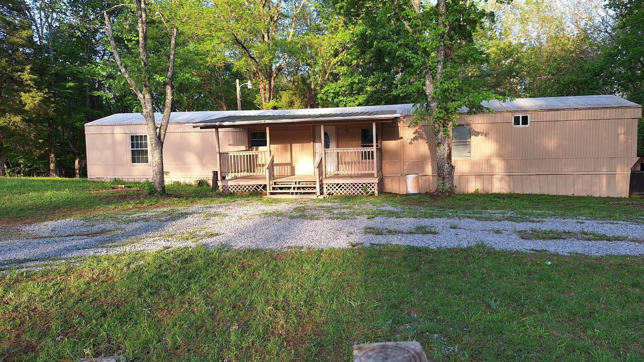 342 E Little Richland Rd, Waverly, TN 37185
