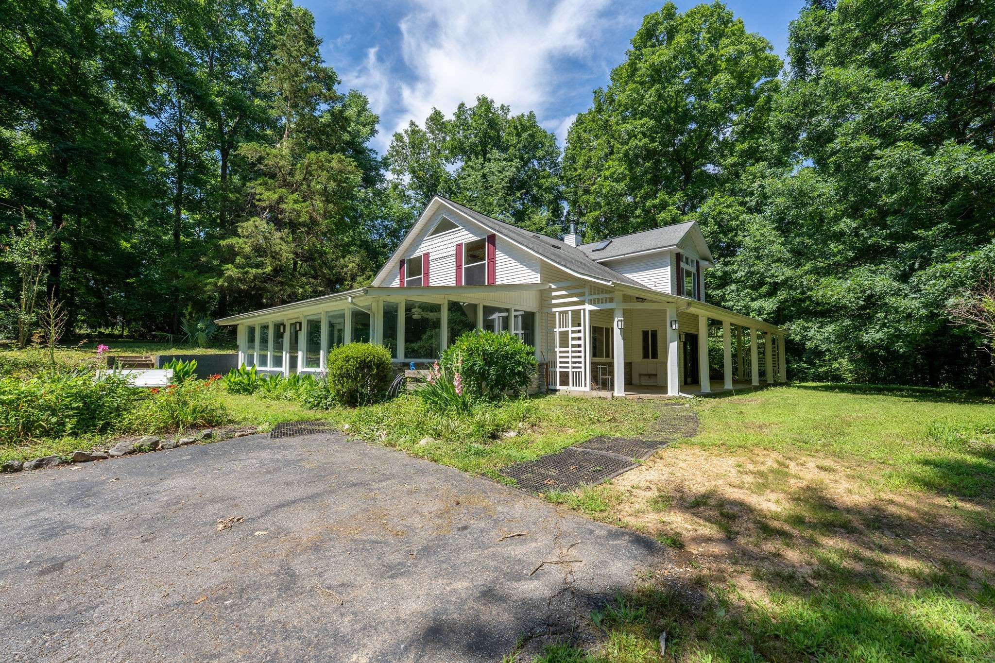 265 Roanoke Creek Rd, Collinwood, TN 38450