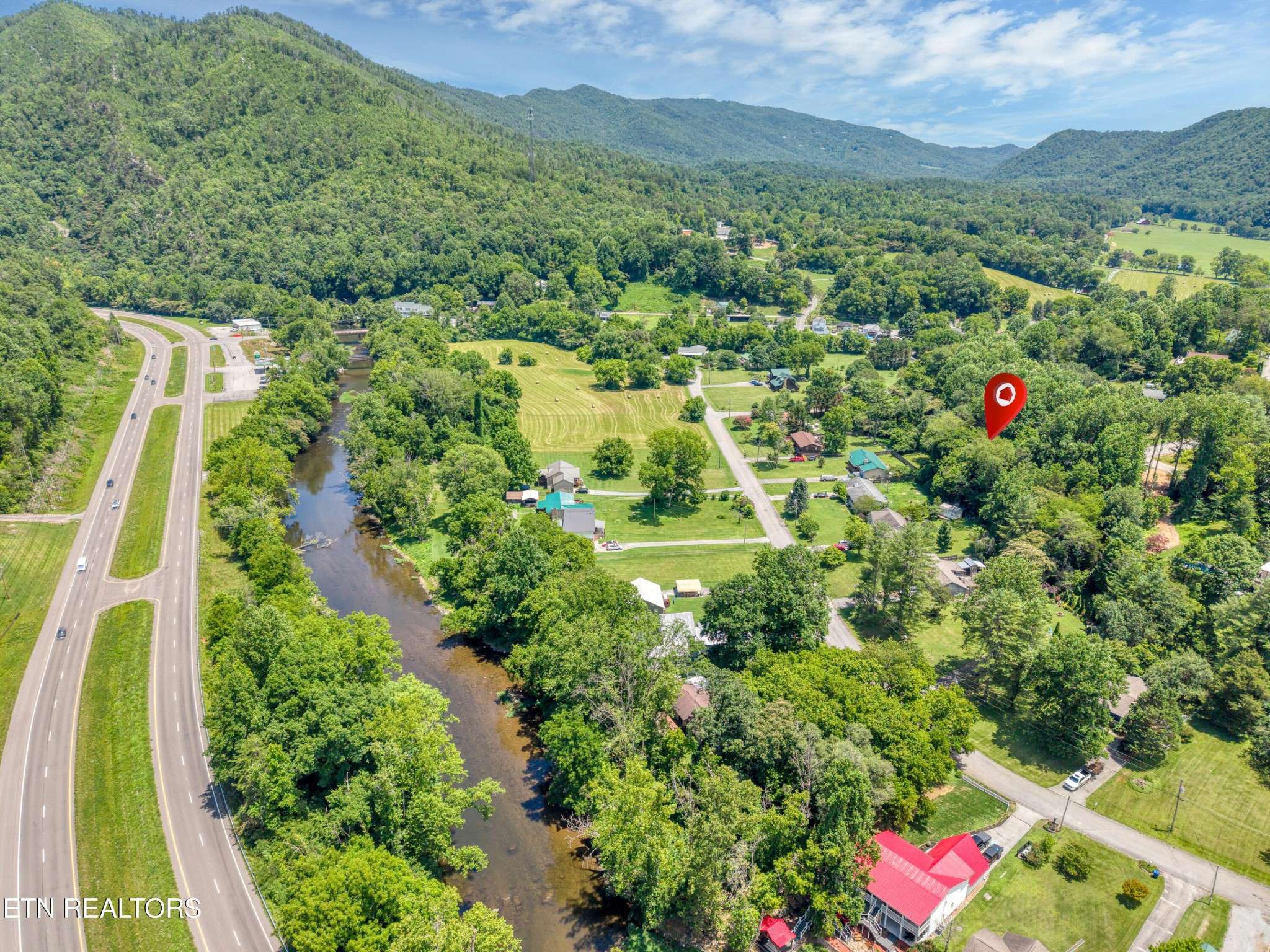124 E Leatherwood Drive, Walland, TN 37886