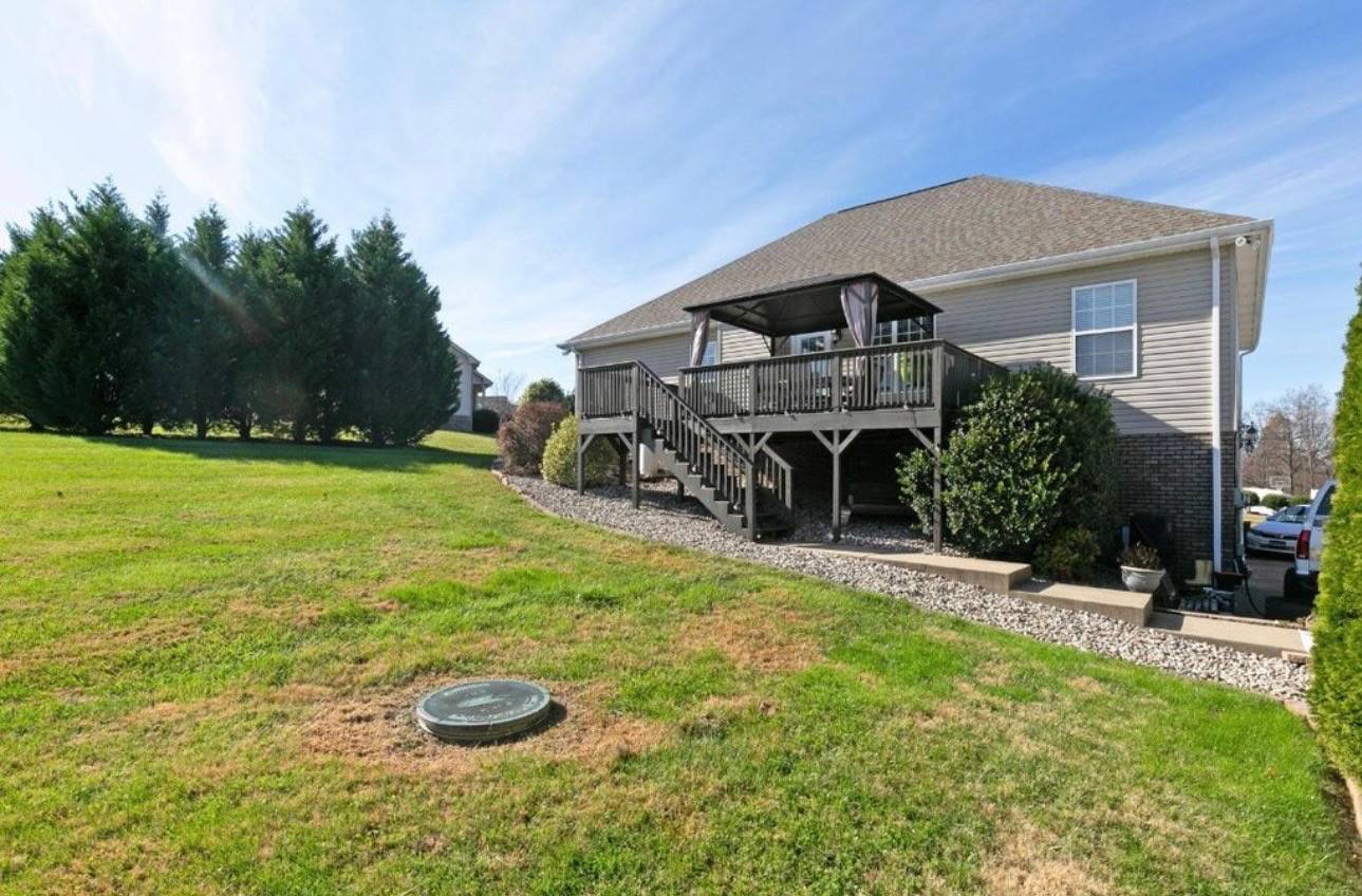 266 Glenda Ct, Pleasant View, TN 37146