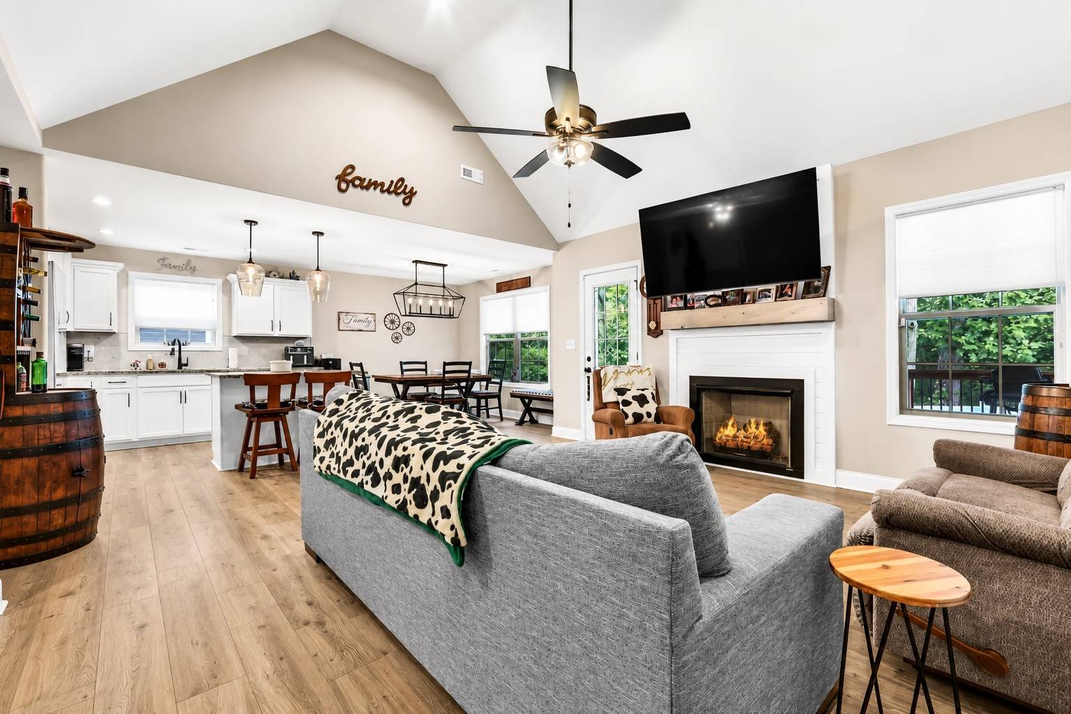 1195 Boulder Pass Rd, Clarksville, TN 37040