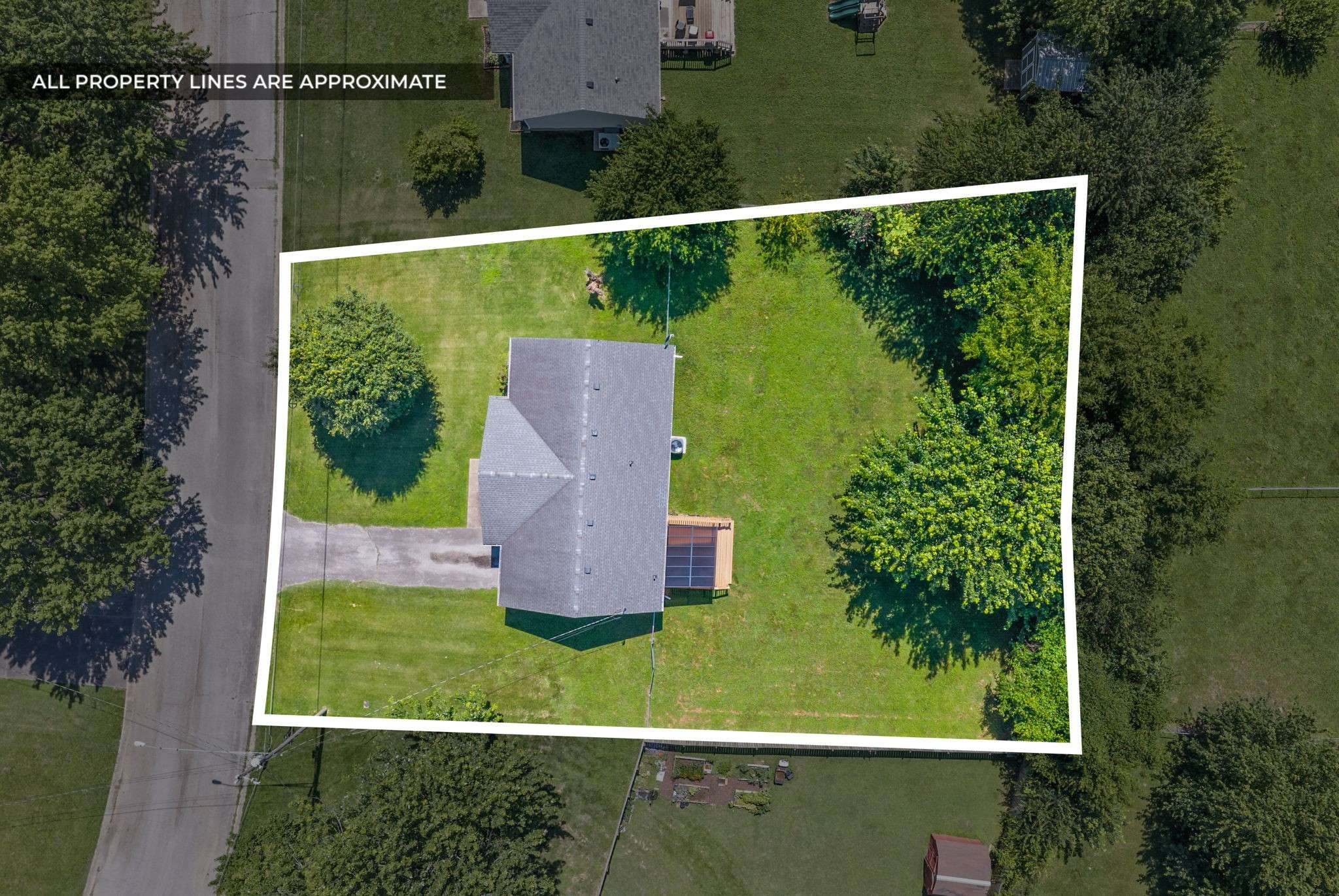 932 Linda Dr, Oak Grove, KY 42262