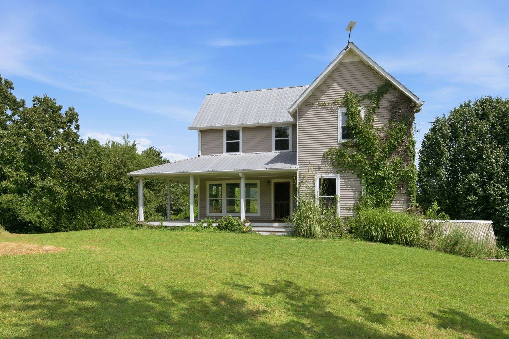 1255 Moss Branch Rd, Bon Aqua, TN 37025
