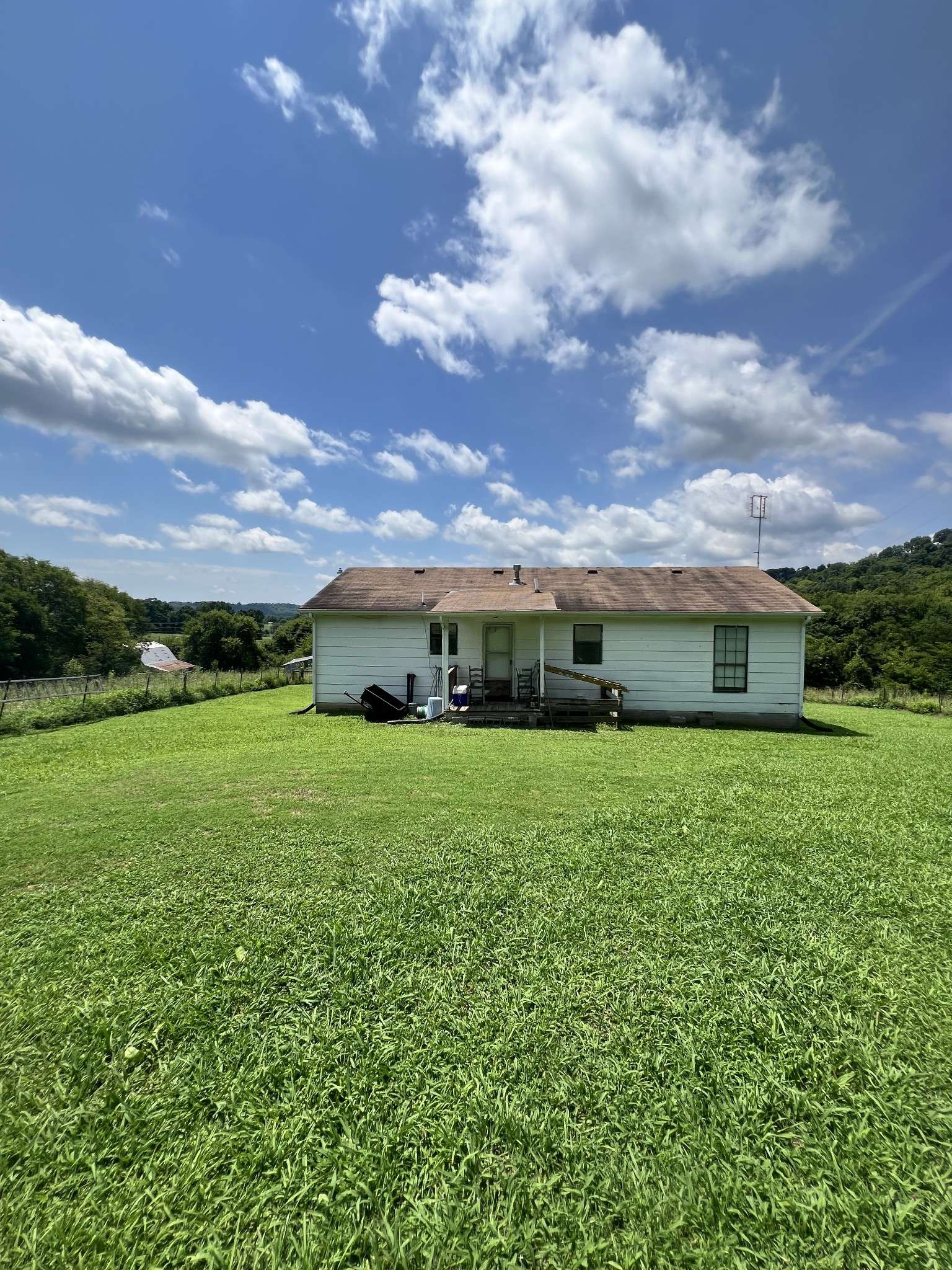 127 McBurg Rd, Frankewing, TN 38459