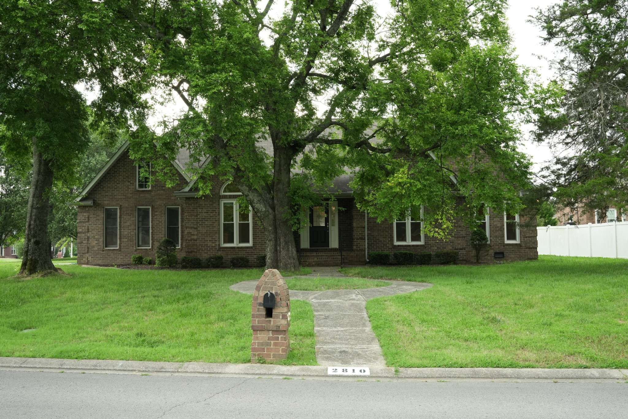 2810 Regenwood Dr, Murfreesboro, TN 37129