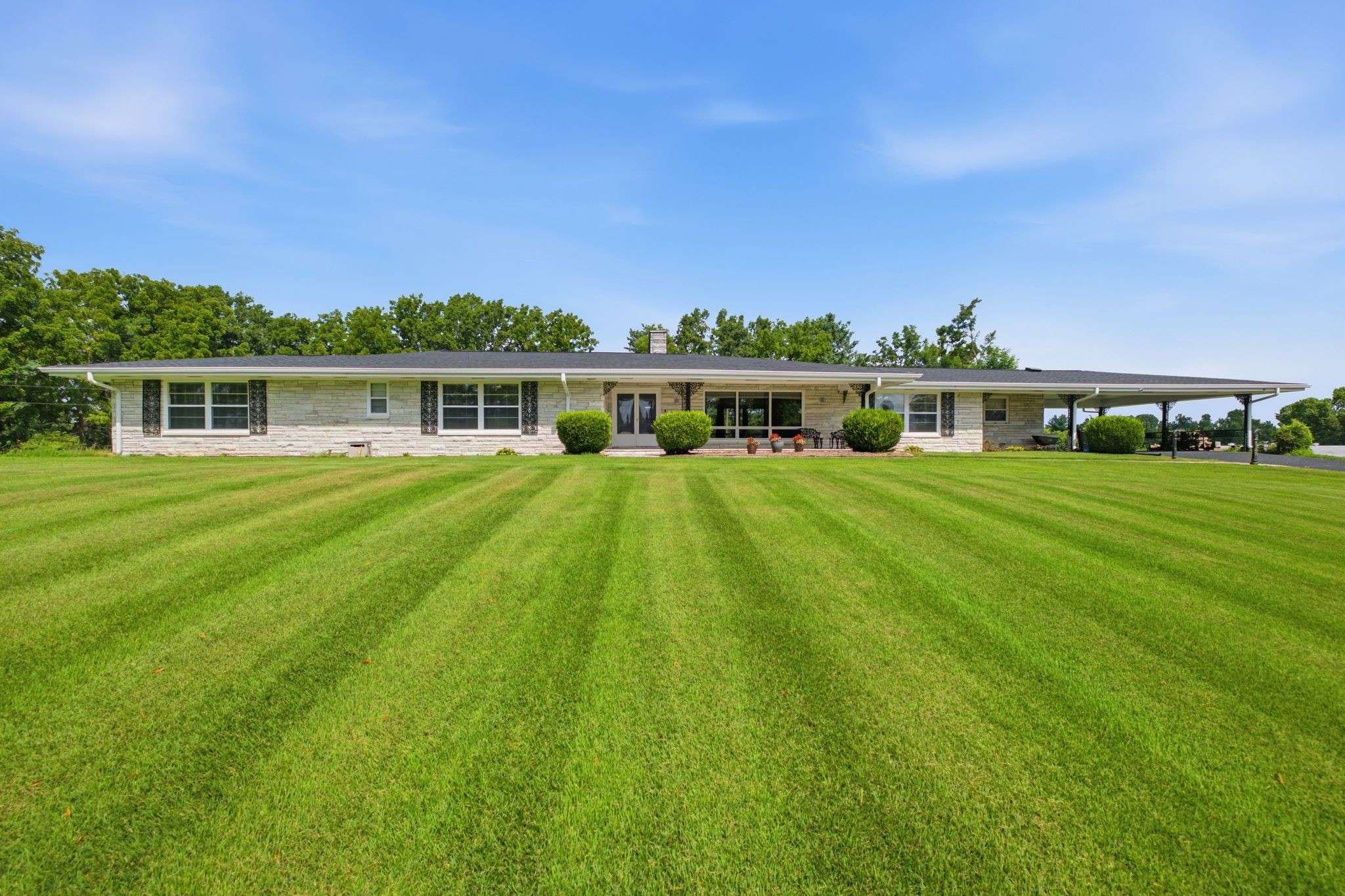 676 Ferguson Hill Rd, Lafayette, TN 37083