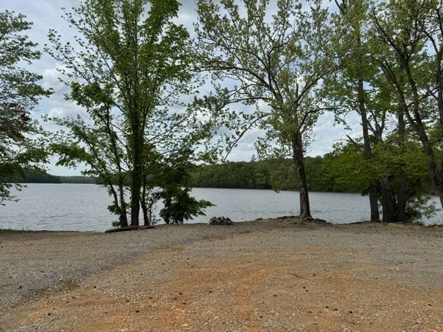 637 Hargis Rd, Bumpus Mills, TN 37028