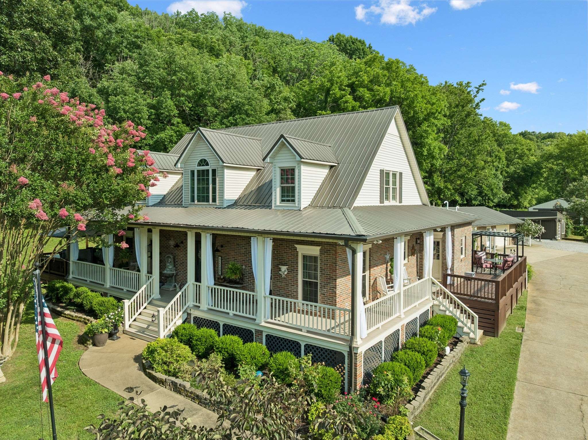1204 Bobs Ln, Mount Pleasant, TN 38474