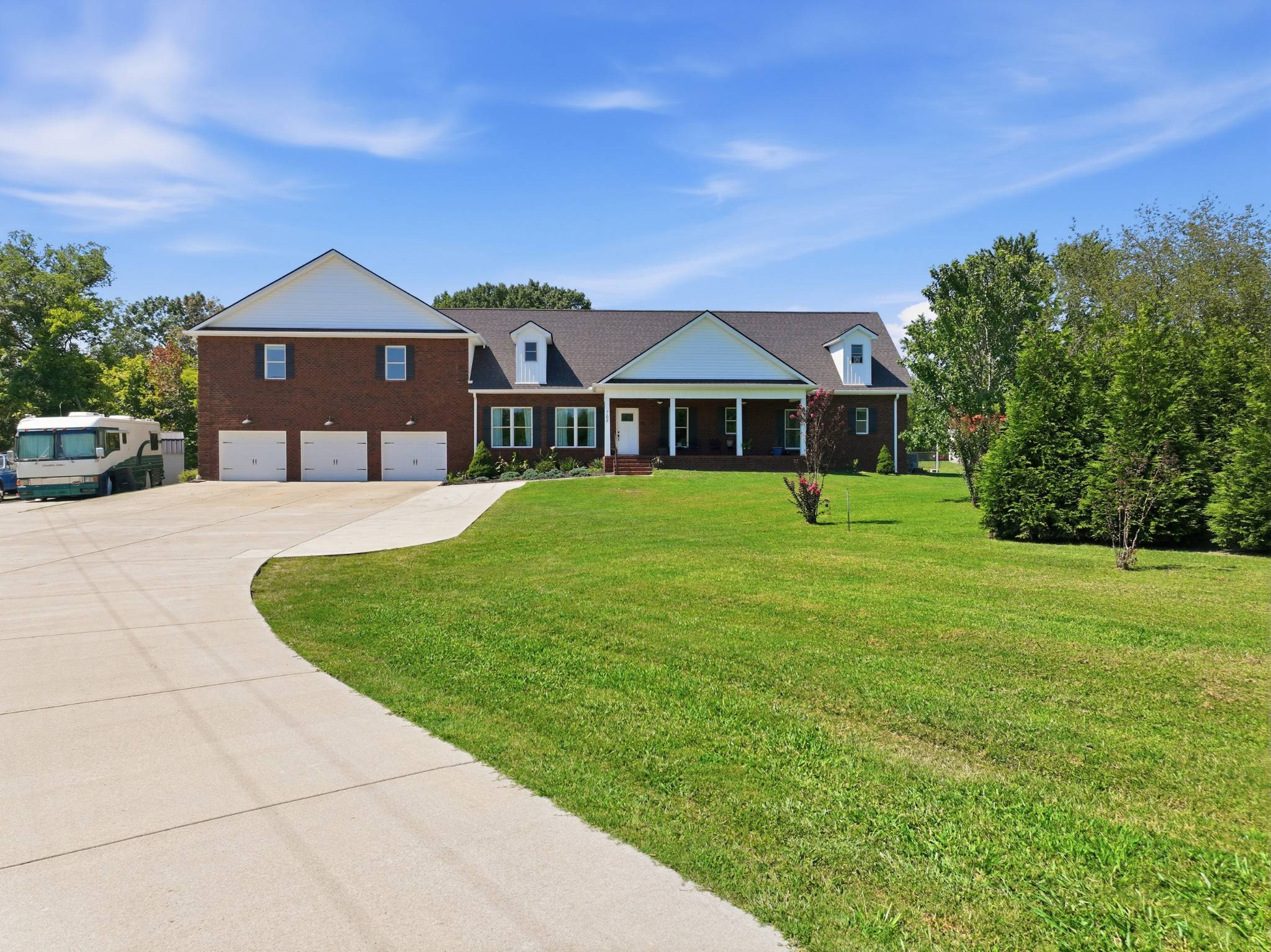 762 Waldron Rd, La Vergne, TN 37086