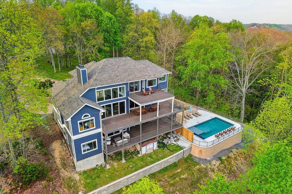 1853 Lafever Ridge Rd, Silver Point, TN 38582