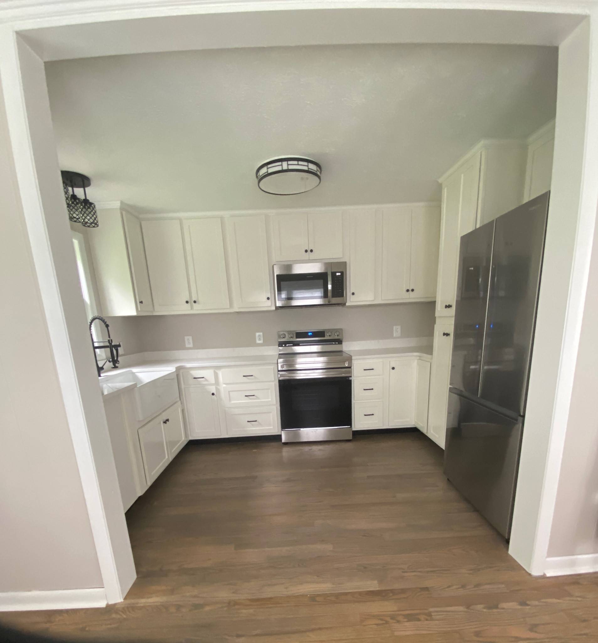 413 N Charlotte St, Dickson, TN 37055