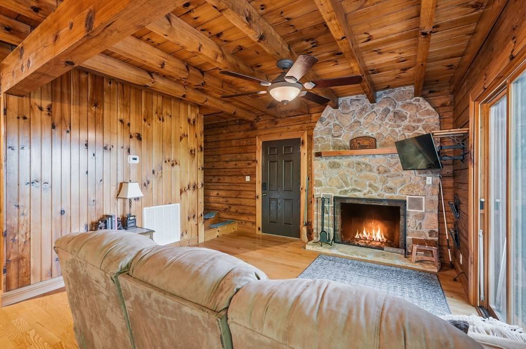 154 Parkview Dr, Byrdstown, TN 38549