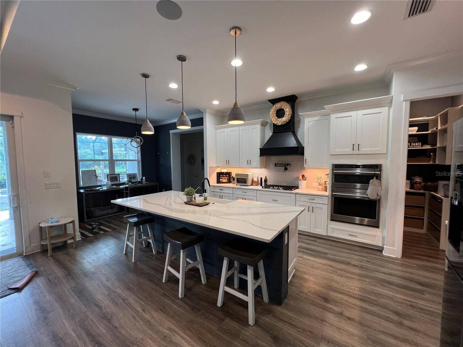 6233 RIVO LAKES BLVD, Sarasota, FL 34241